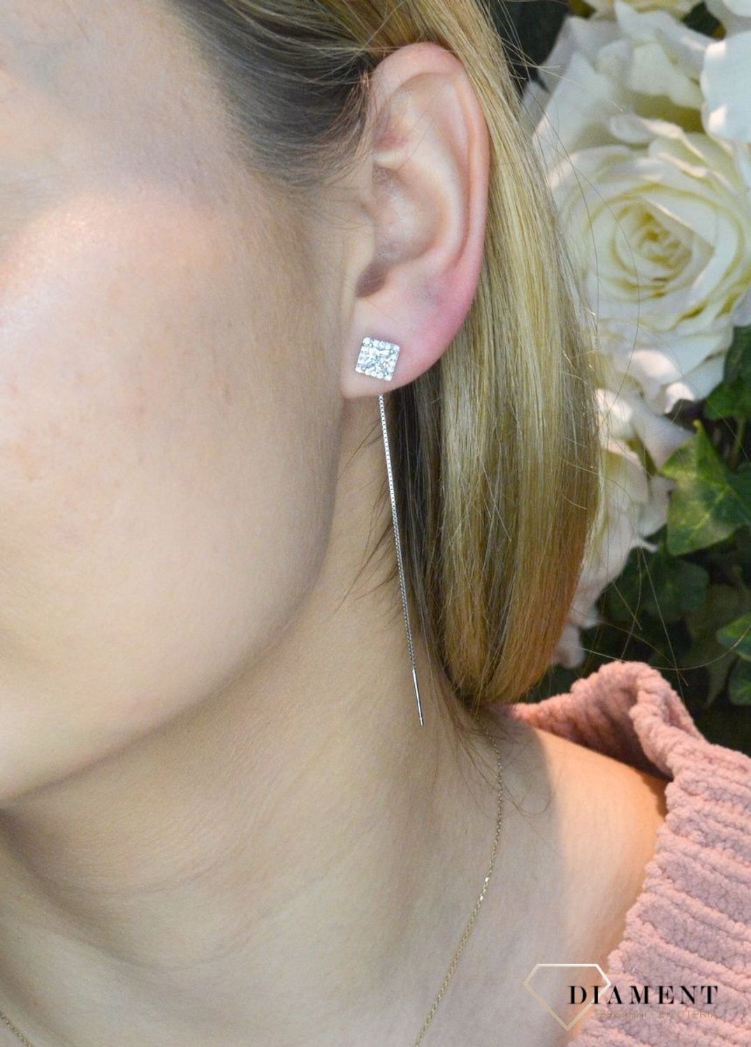 Srebrne kolczyki damskie przeciągane kwadraciki z cyrkonią DIA-KLC-51186-925.  Kolczyki zostały wykonane z najwyższej jakości srebra próby 925. Wygodne kolczyki bez zapięcia, przekładane. Idealne na prezent..jpg