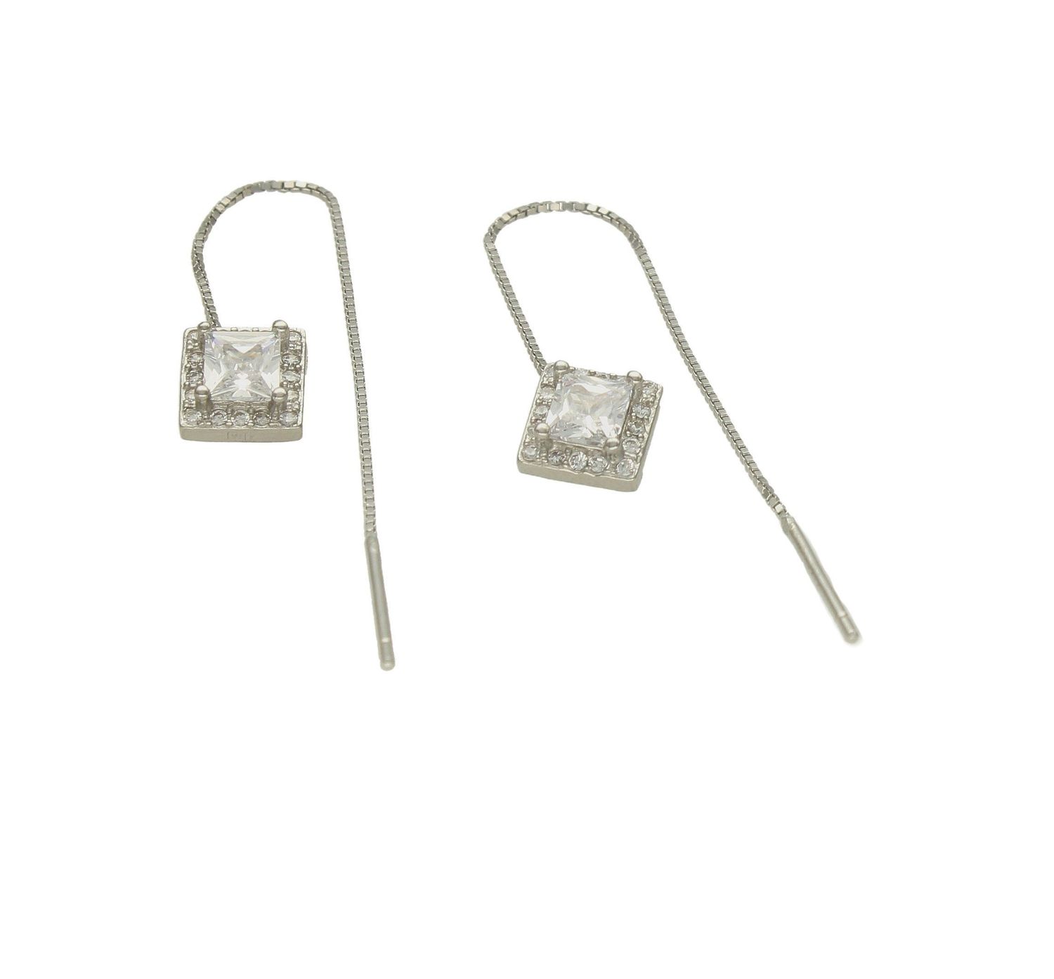 Srebrne kolczyki damskie przeciągane kwadraciki z cyrkonią DIA-KLC-51186-925.  Kolczyki zostały wykonane z najwyższej jakości srebra próby 925. Wygodne kolczyki bez zapięcia, przekładane. Idealne na prezent..jpg