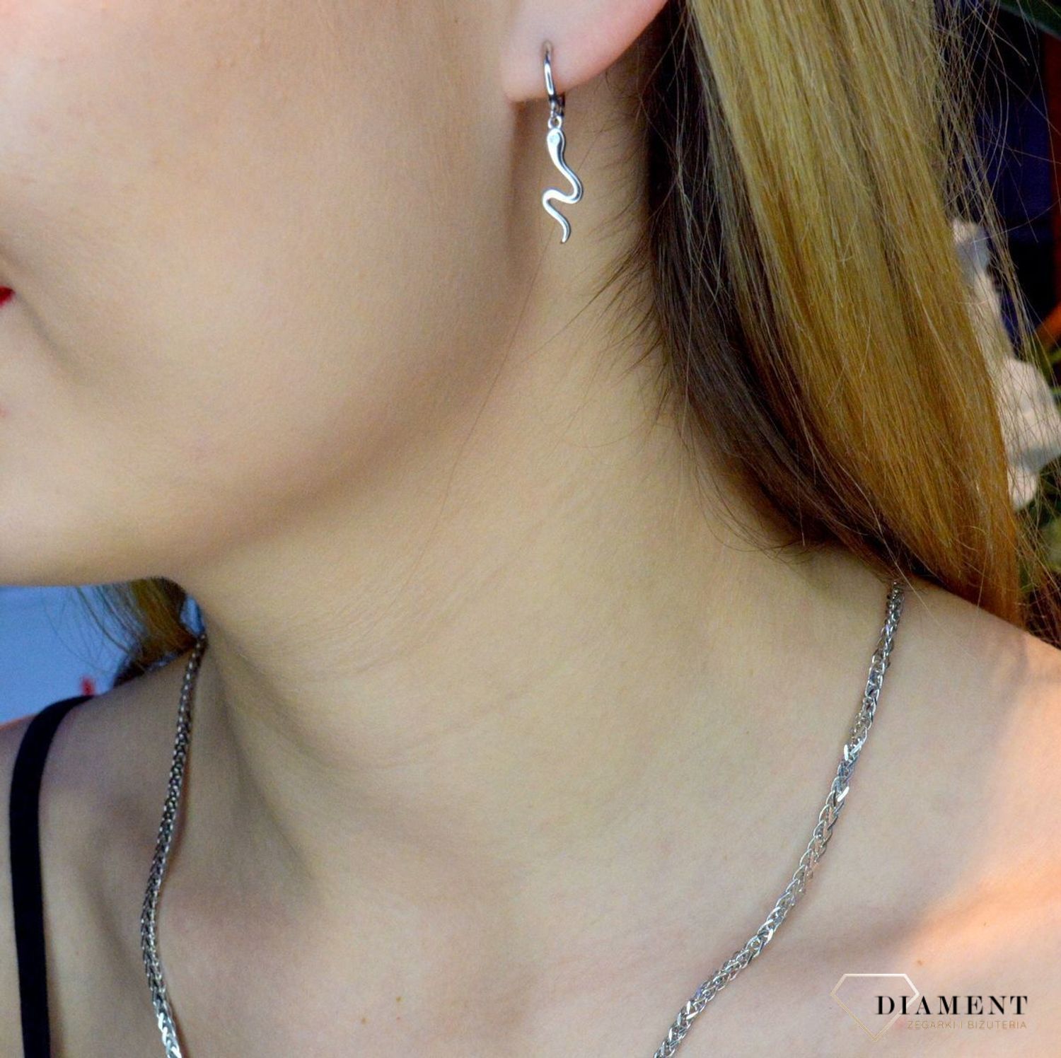 Srebrne kolczyki wiszące węże DIA-KLC-52925-925. Motyw lubiany przez blogerki. Kolczyki dla nastolatki. Biżuteria z wężem. Pomysł na prezent..jpg