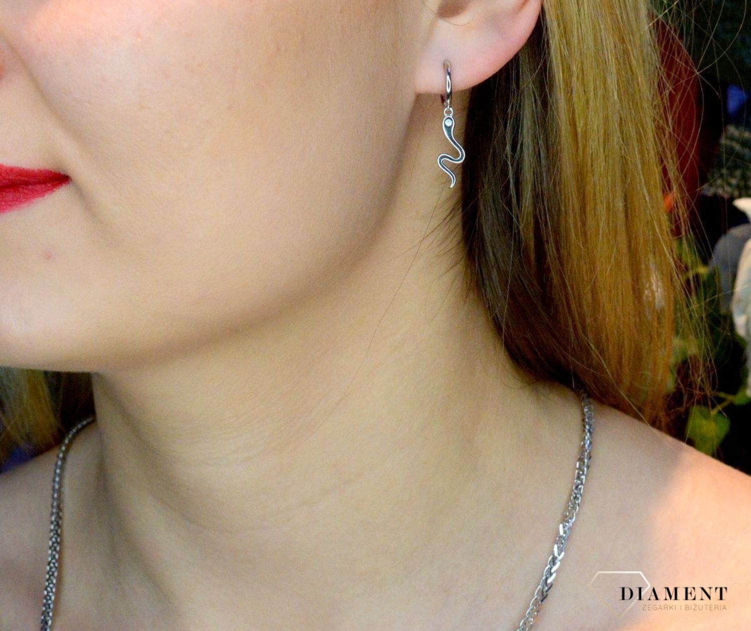 Srebrne kolczyki wiszące węże DIA-KLC-52925-925. Motyw lubiany przez blogerki. Kolczyki dla nastolatki. Biżuteria z wężem. Pomysł na prezent..jpg