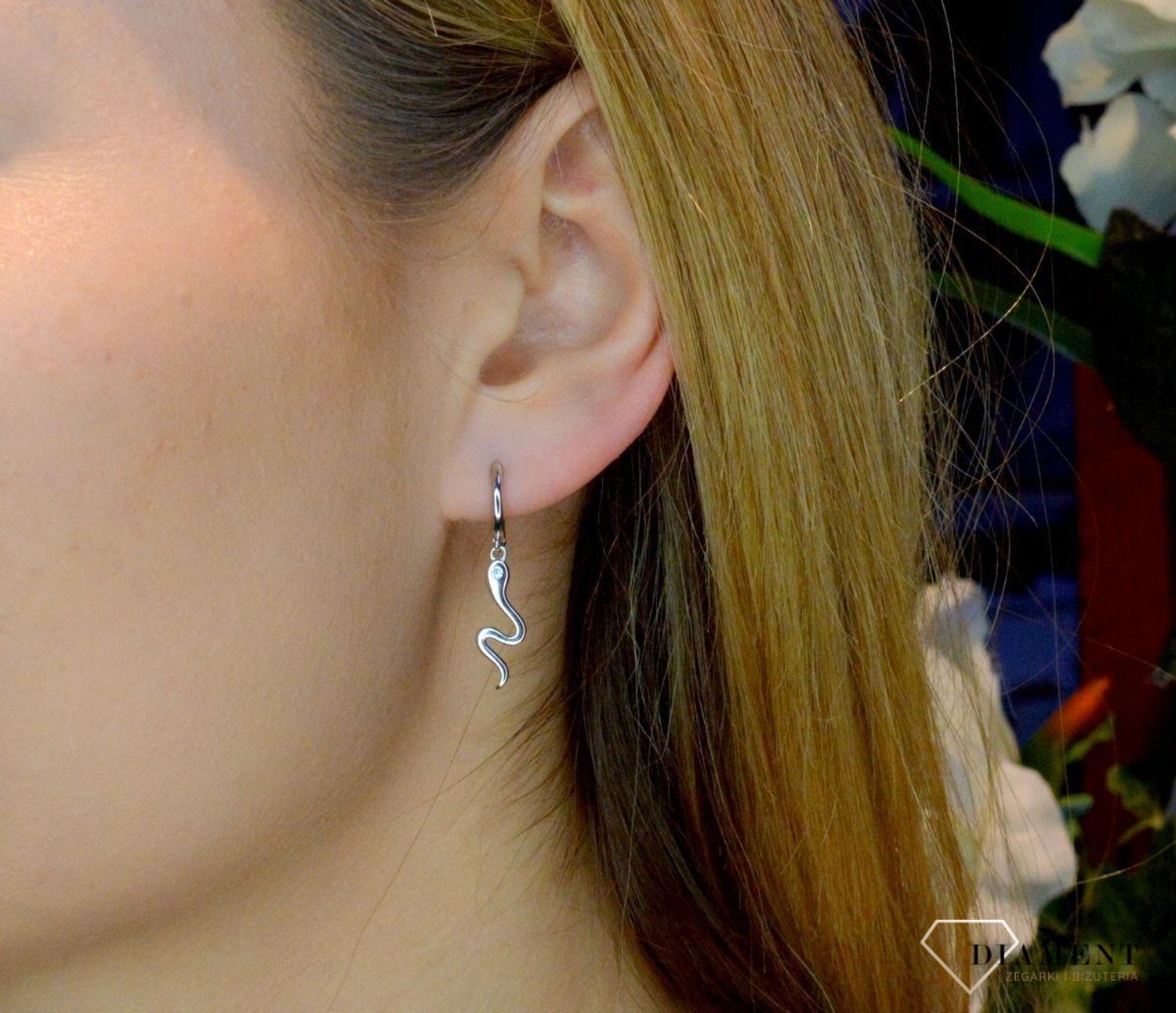 Srebrne kolczyki wiszące węże DIA-KLC-52925-925. Motyw lubiany przez blogerki. Kolczyki dla nastolatki. Biżuteria z wężem. Pomysł na prezent..jpg