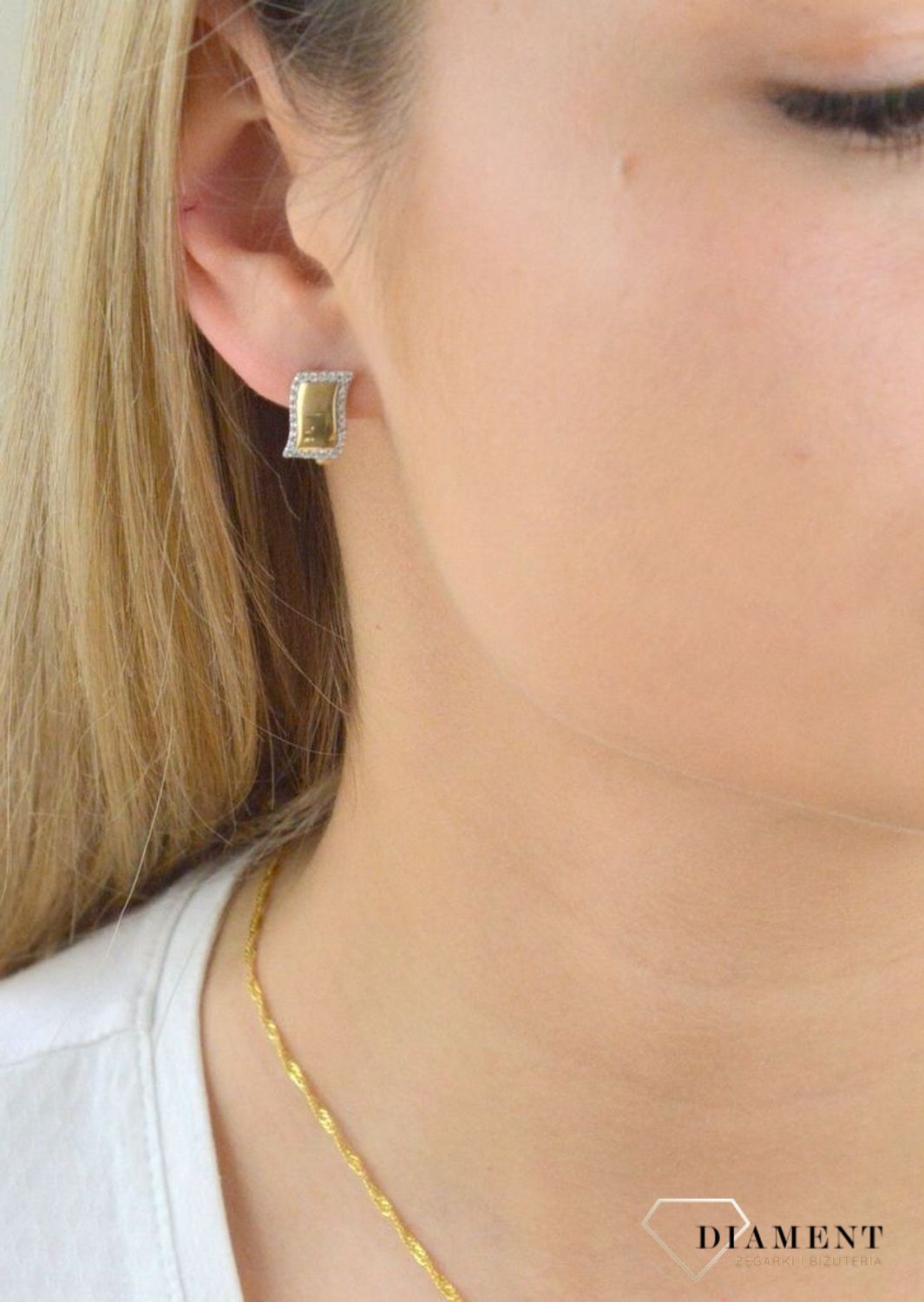 Złote kolczyki faliste z błyszczącą cyrkonią DIA-KLC-5311-585.jpg