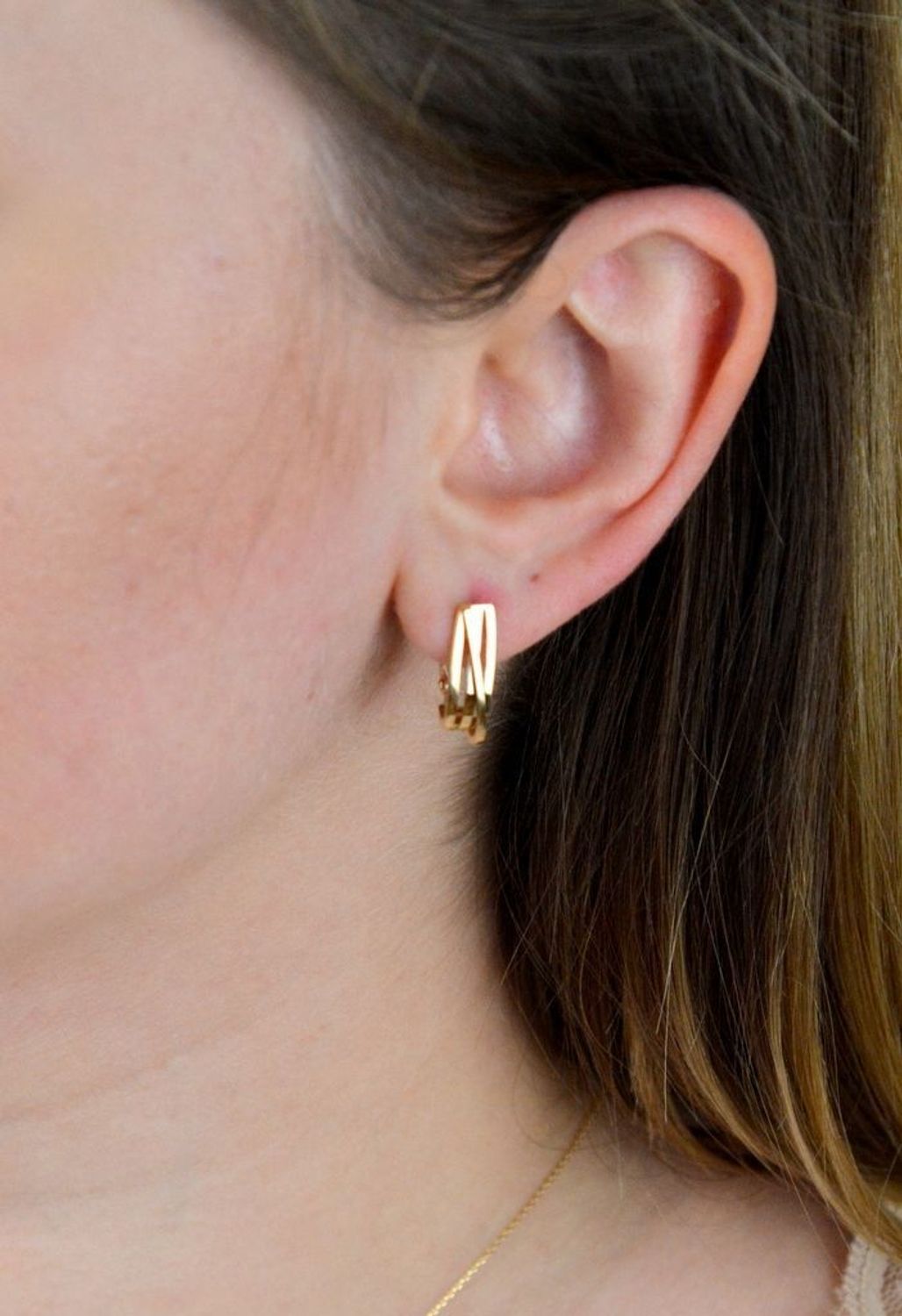 Złote kolczyki wiszące 585 klasyczne na zapięcie angielskie DIA-KLC-5329-585.jpg