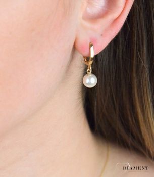 Złote kolczyki wiszące z perłami 585 8 mm DIA-KLC-5339-585 💎 Złote kolczyki wykonane z najwyższej jakości złota próby 585  (4).JPG