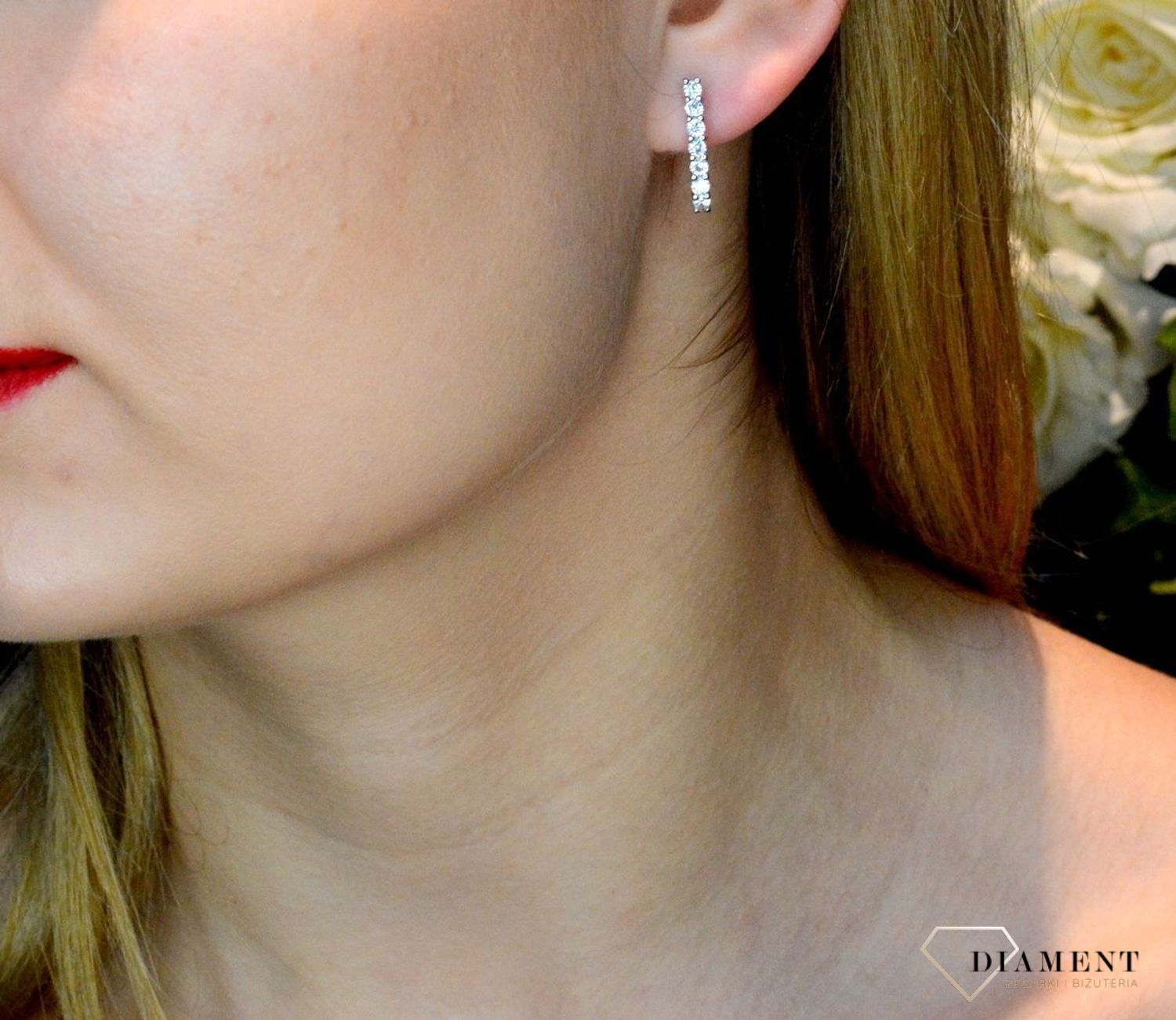 Srebrne kolczyki wiszące Biała cyrkonia DIA-KLC-53887-925. Kolczyki wiszące . Lśniące kolczyki. Biżuteria na prezent dla kobiety. Prezent na walentynki. Eleganckie kolczyki..jpg