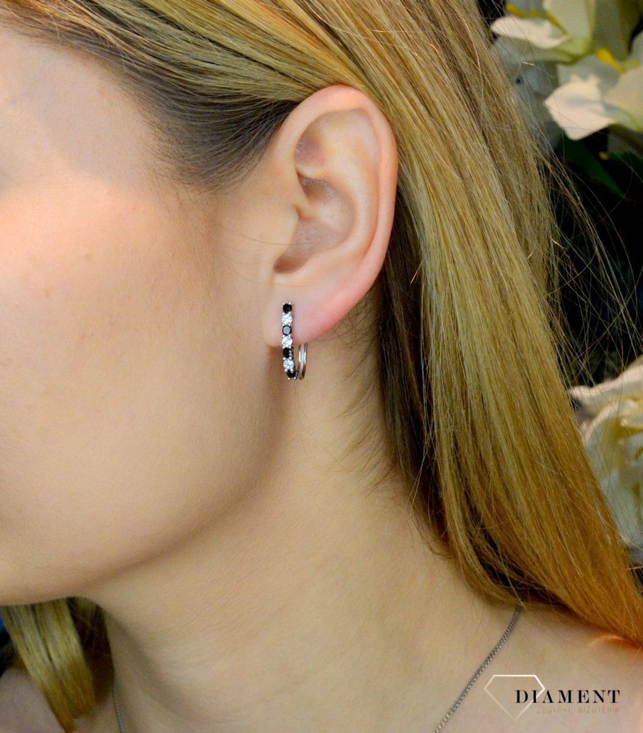 Srebrne kolczyki wiszące Czerń i biel DIA-KLC-53887BLACK-925. Kolczyki wiszące . Lśniące kolczyki. Biżuteria na prezent dla kobiety. Prezent na walentynki..jpg