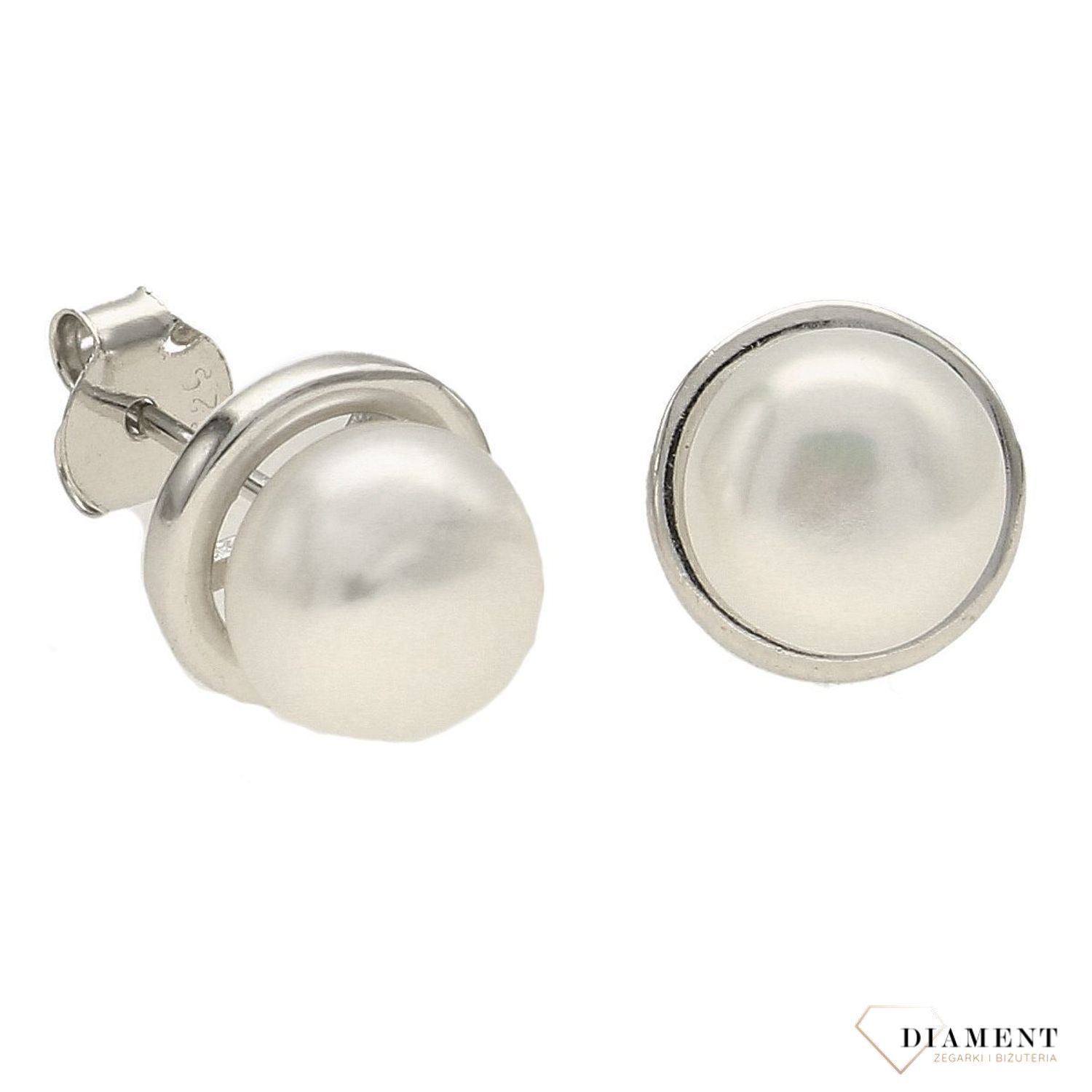 Srebrne kolczyki damskie perła z dodatkiem srebra DIA-KLC-5400-925. Kolczyki to idealna proporcje zamknięte w pięknej kompozycji. Kolczyki wykonane z najwyższej jakości srebra próby 925.  (1).jpg