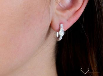 Srebrne kolczyki  Łezka z cyrkoniami  925 DIA-KLC-5409-925  💎 Biżuteria wykonana z najwyższej próby srebra o formie łezki wypełnionej subtelnymi, błyszczącymi kamieniami syntetycznymi 💎 ( (3).JPG