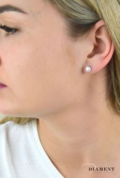 Kolczyki srebrne perełki na sztyft 6 mm DIA-KLC-5430-925. Kolczyki srebrne z perłą. Kolczyki stworzone z myślą o kobietach o romantycznym usposobieniu, które lubią eksponować i podkreślać sw (1).JPG
