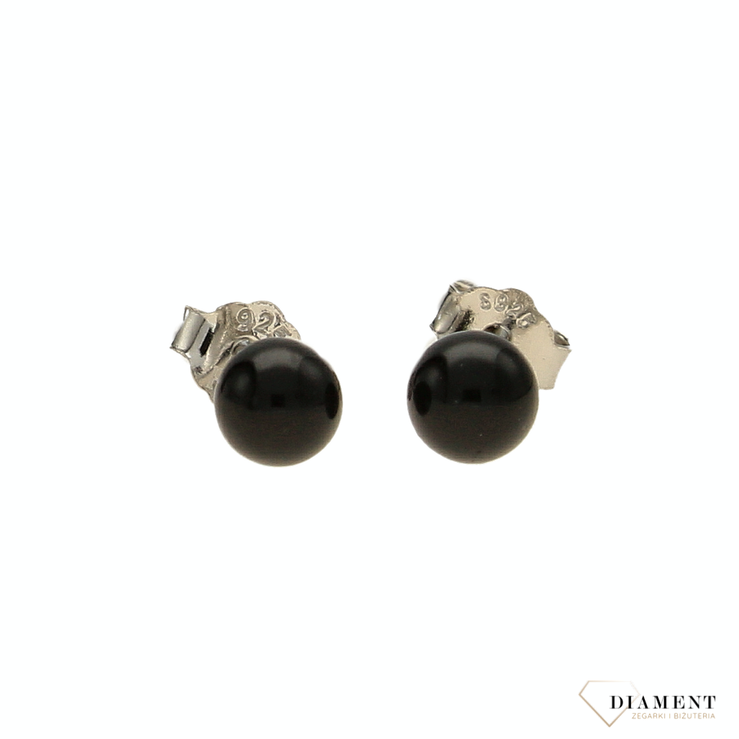 Kolczyki wkrętki czarne kulki DIA-KLC-5448-925. Eleganckie, klasyczne kolczyki w formie kulek w czarnym kolorze. Delikatne kolczyki. Subtelna biżuteria. Na prezent..png