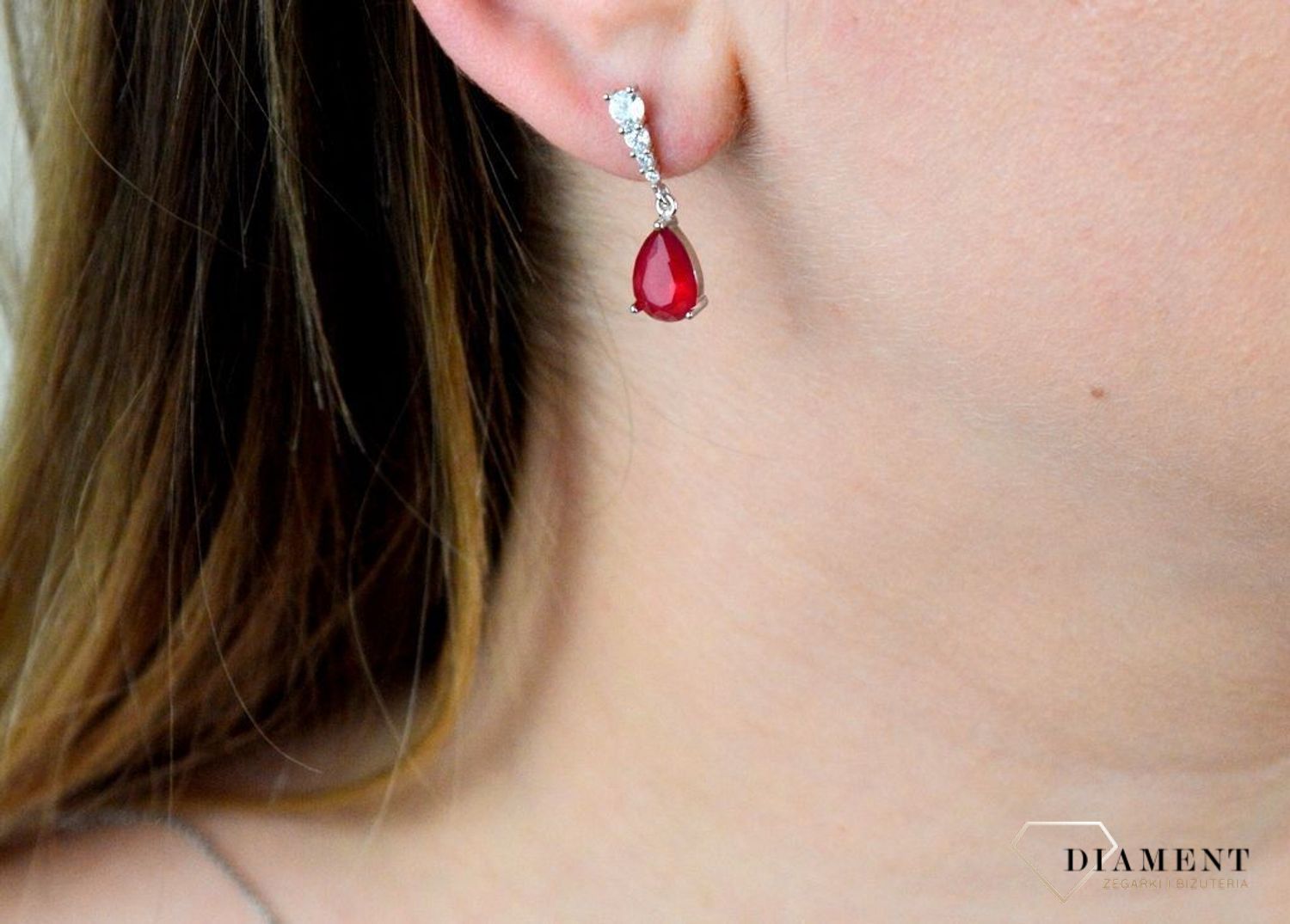Srebrne kolczyki wiszące 'Czerwone łezki' DIA-KLC-5455-925.jpg