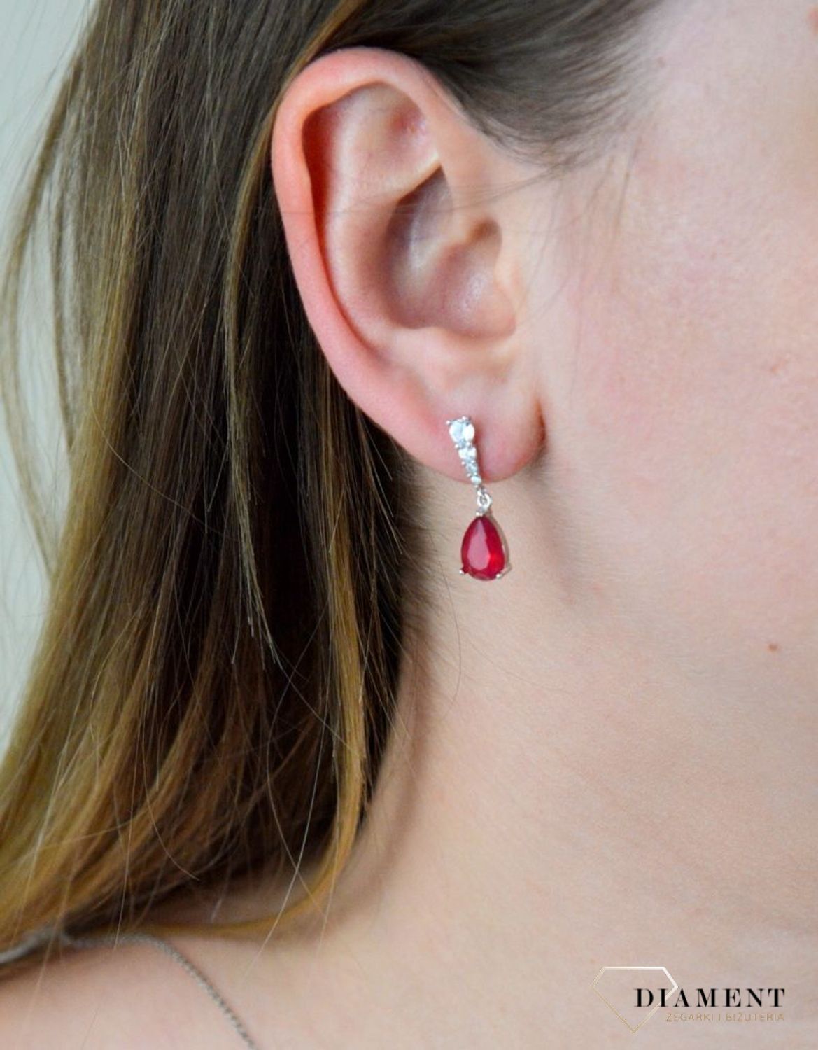 Srebrne kolczyki wiszące 'Czerwone łezki' DIA-KLC-5455-925.jpg