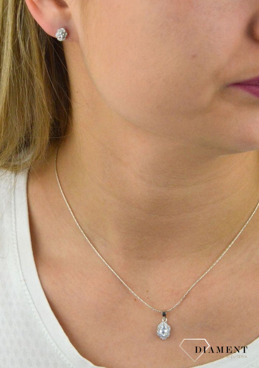 Srebrne kolczyki  Owalne kwiatuszki z cyrkonią  925 DIA-KLC-5456-925.jpg