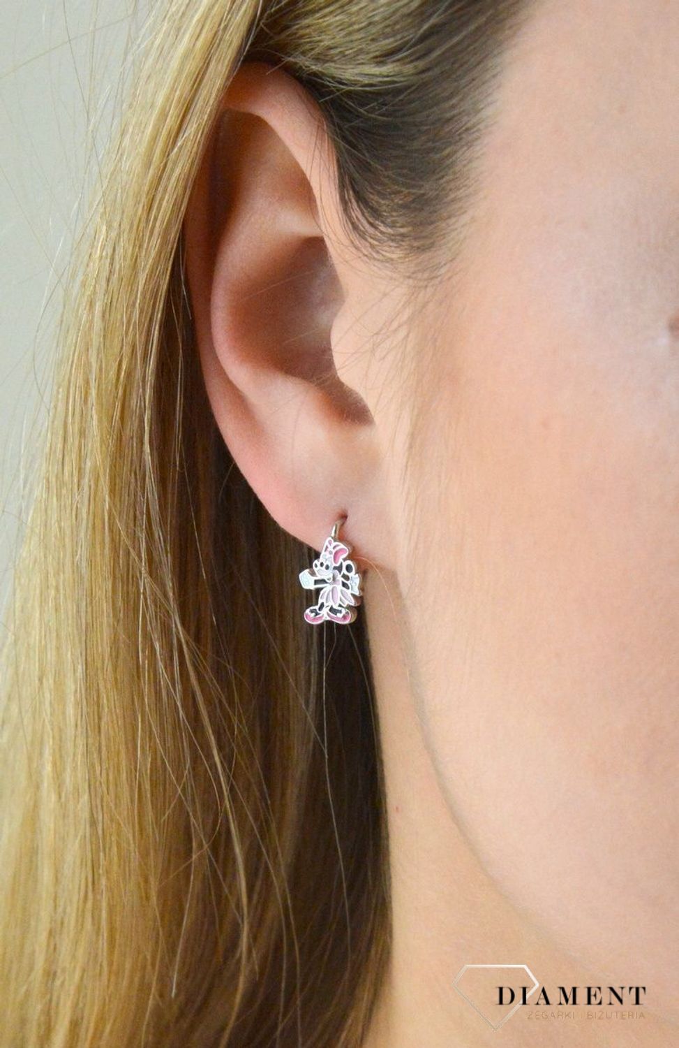 Srebrne kolczyki dla dziewczynki wiszące Myszka Minnie DIA-KLC-5877-925. Kolczyki Srebrne kolczyki dla dziewczynki wiszące Myszka Minnie wykonane ze srebra próby 925 z kolorową emalią.  (2).jpg