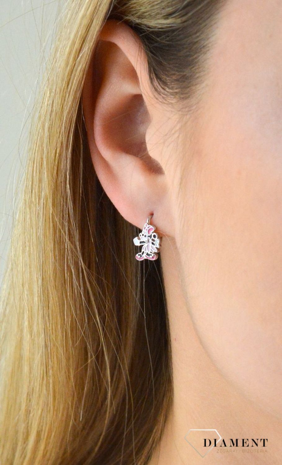 Srebrne kolczyki dla dziewczynki wiszące Myszka Minnie DIA-KLC-5877-925. Kolczyki Srebrne kolczyki dla dziewczynki wiszące Myszka Minnie wykonane ze srebra próby 925 z kolorową emalią.  (2).jpg