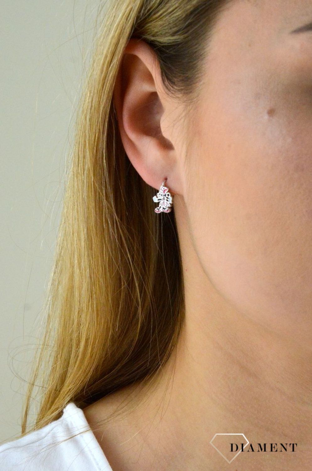 Srebrne kolczyki dla dziewczynki wiszące Myszka Minnie DIA-KLC-5877-925. Kolczyki Srebrne kolczyki dla dziewczynki wiszące Myszka Minnie wykonane ze srebra próby 925 z kolorową emalią.  (2).jpg