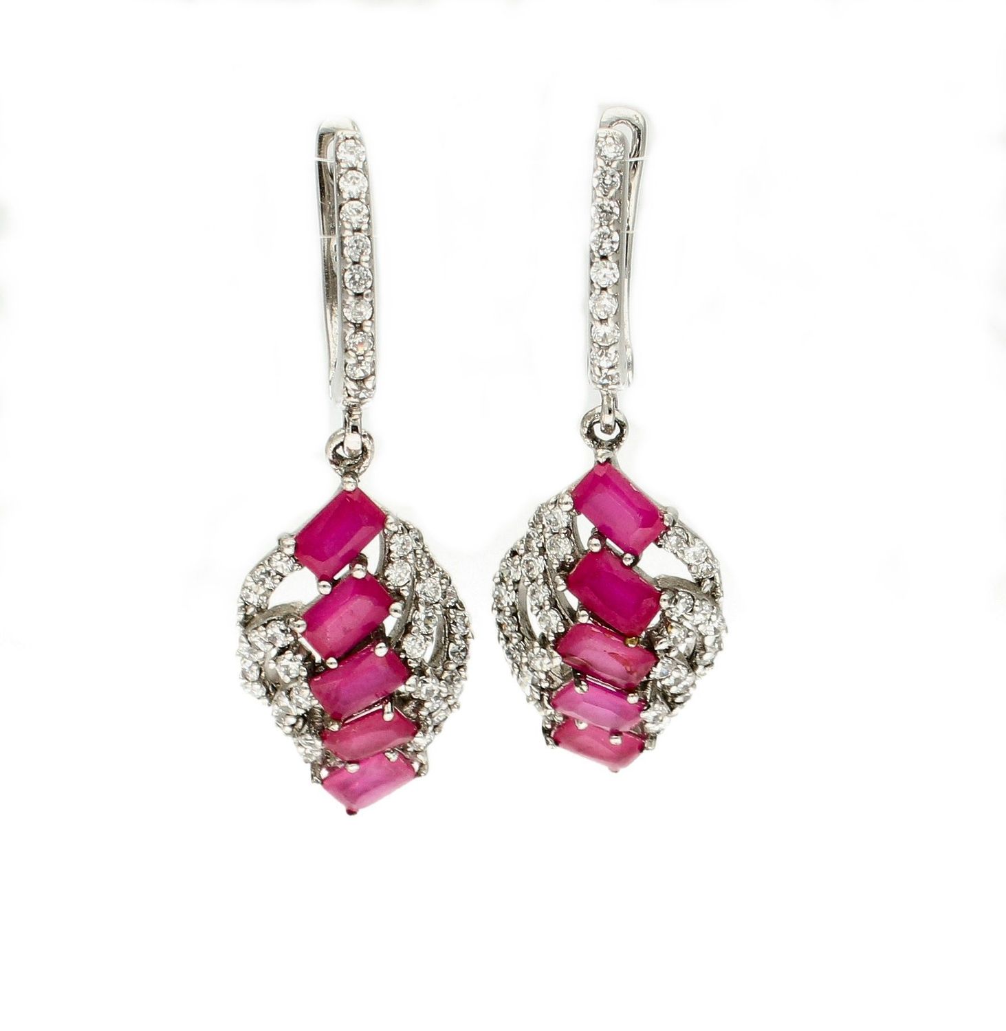 Kolczyki srebrne z cyrkoniami i rubinem DIA-KLC-5918-925.  Kolczyki srebrne cyrkonie. Kolczyki srebrne z cyrkoniami. Kolczyki z rubinem.Kolczyki idealne na prezent. Kolczyki na każdą okazję..jpg