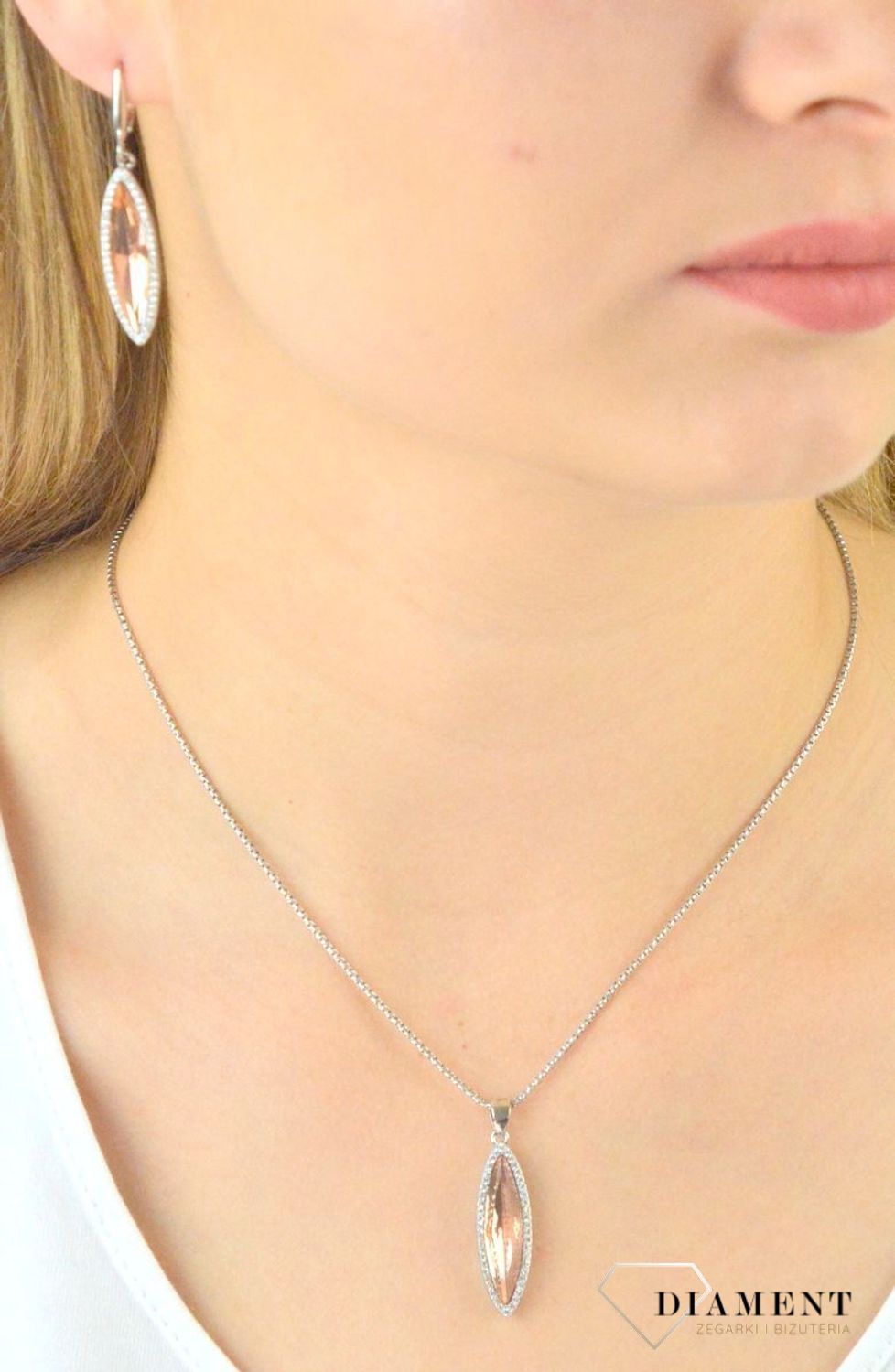 Kolczyki srebrne z dużą cyrkonią DIA-KLC-5919-925. Kolczyki srebrne cyrkonie. Kolczyki srebrne z cyrkoniami. Kolczyki idealne na prezent. Kolczyki na każdą okazję..jpg