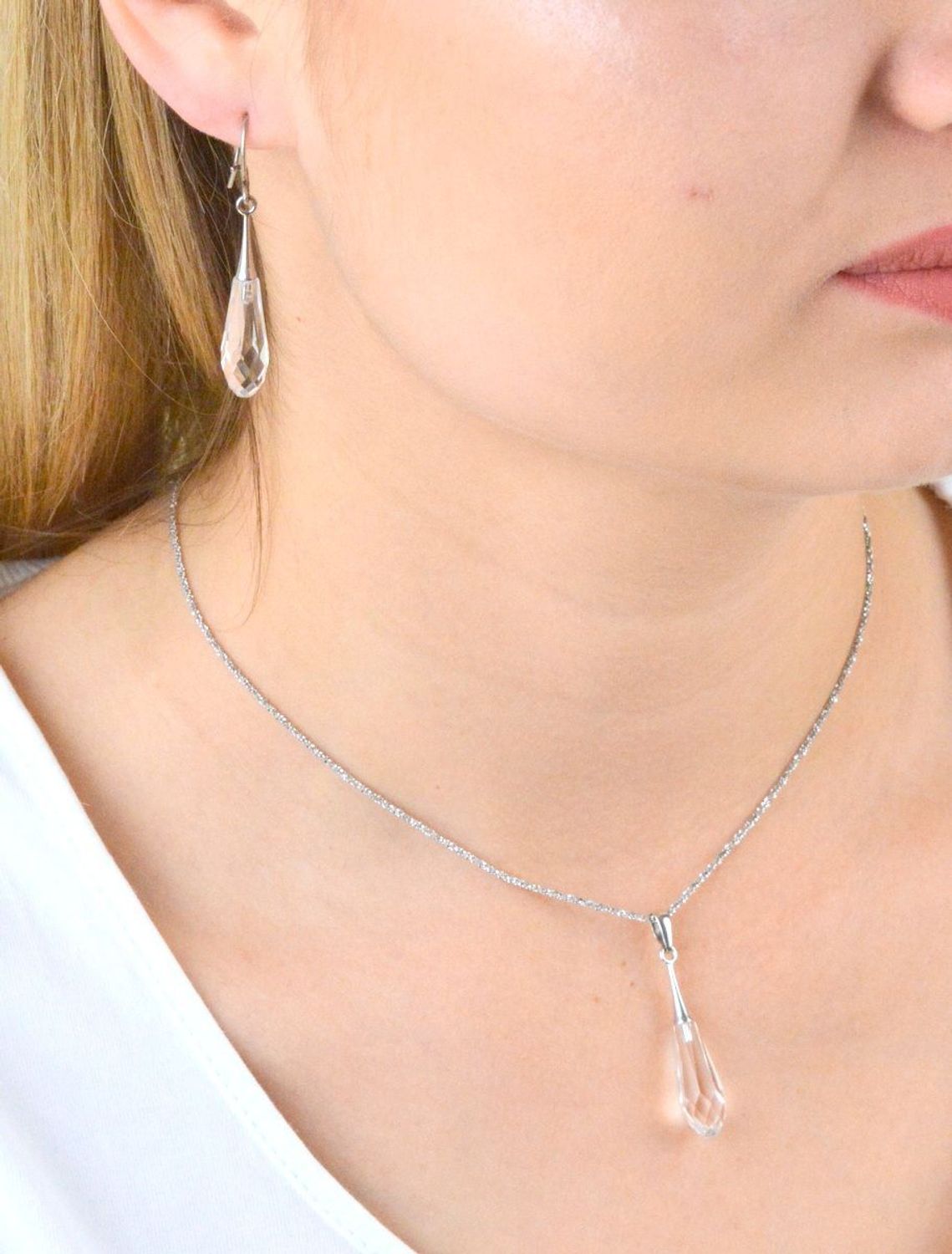 Kolczyki srebrne wiszące z kryształem DIA-KLC-5921-925. Srebrne kolczyki Kryształ. Srebrne kolczyki wiszące. Srebrne kolczyki dla kobiety. srebrne kolczyki idealne na prezent..jpg