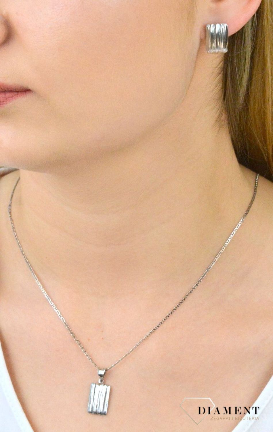 Kolczyki  srebrne blaszki DIA-KLC-5922-925. kolczyki srebrne blaszki. Kolczyki srebrne grawerowane. Kolczyki idealne na prezent. Kolczyki na każdą okazję..jpg