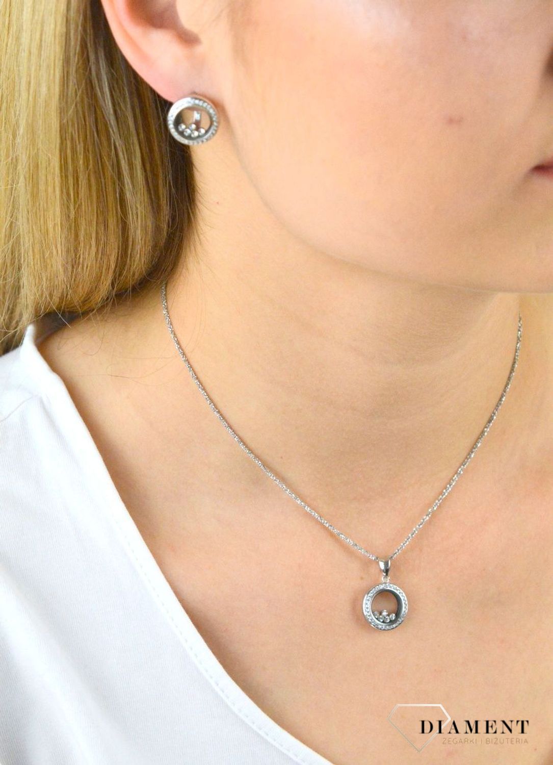 Kolczyki srebrne z cyrkoniami DIA-KLC-5930-925. Kolczyki srebrne z cyrkoniami. Kolczyki srebrne. Kolczyki srebrne z zapięciem typu lira. Kolczyki srebrne idealne na prezent. Kolczyki dla każdej kobiety..jpg