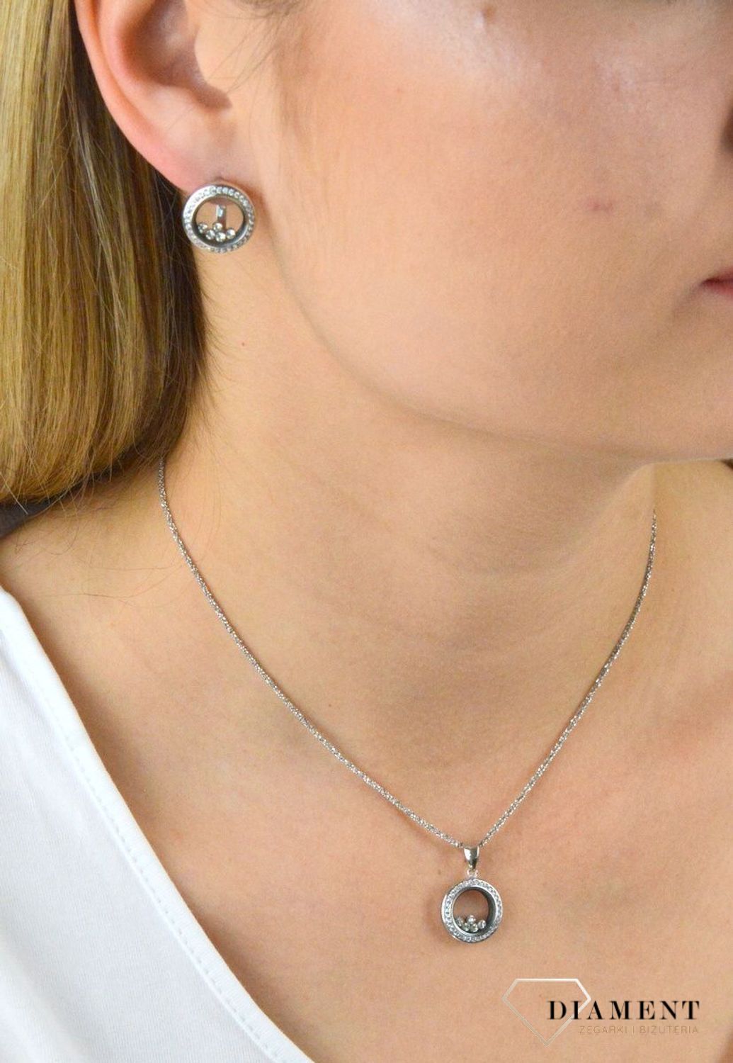 Kolczyki srebrne z cyrkoniami DIA-KLC-5930-925. Kolczyki srebrne z cyrkoniami. Kolczyki srebrne. Kolczyki srebrne z zapięciem typu lira. Kolczyki srebrne idealne na prezent. Kolczyki dla każdej kobiety..jpg