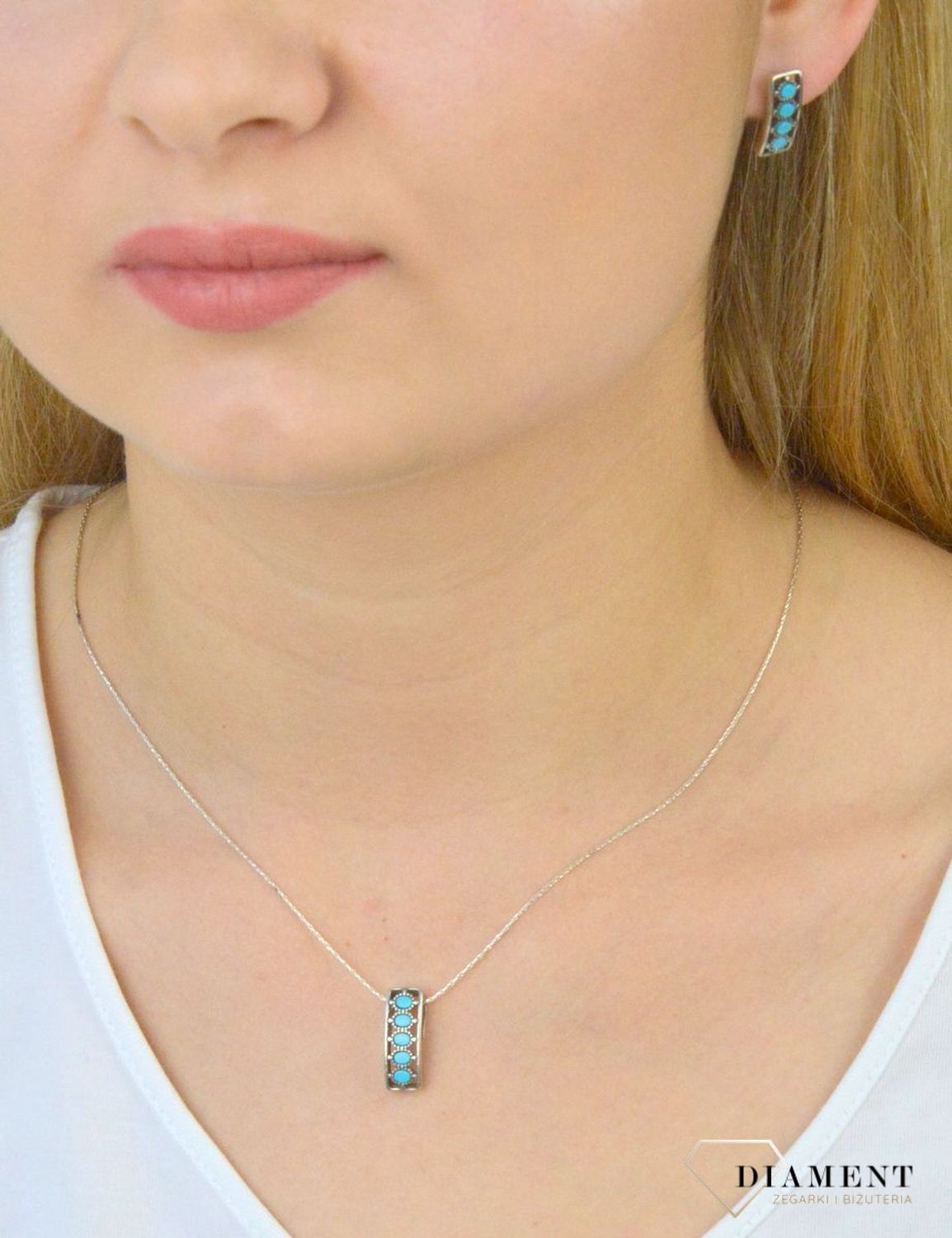 Kolczyki srebrne z turkusem DIA-KLC-5933-925. Kolczyki srebrne z kamieniem. Kolczyki srebrne z turkusem syntetycznym. Kolczyki srebrne wkrętki. Kolczyki srebrne idealne na prezent. Kolczyki srebrne na każdą.jpg