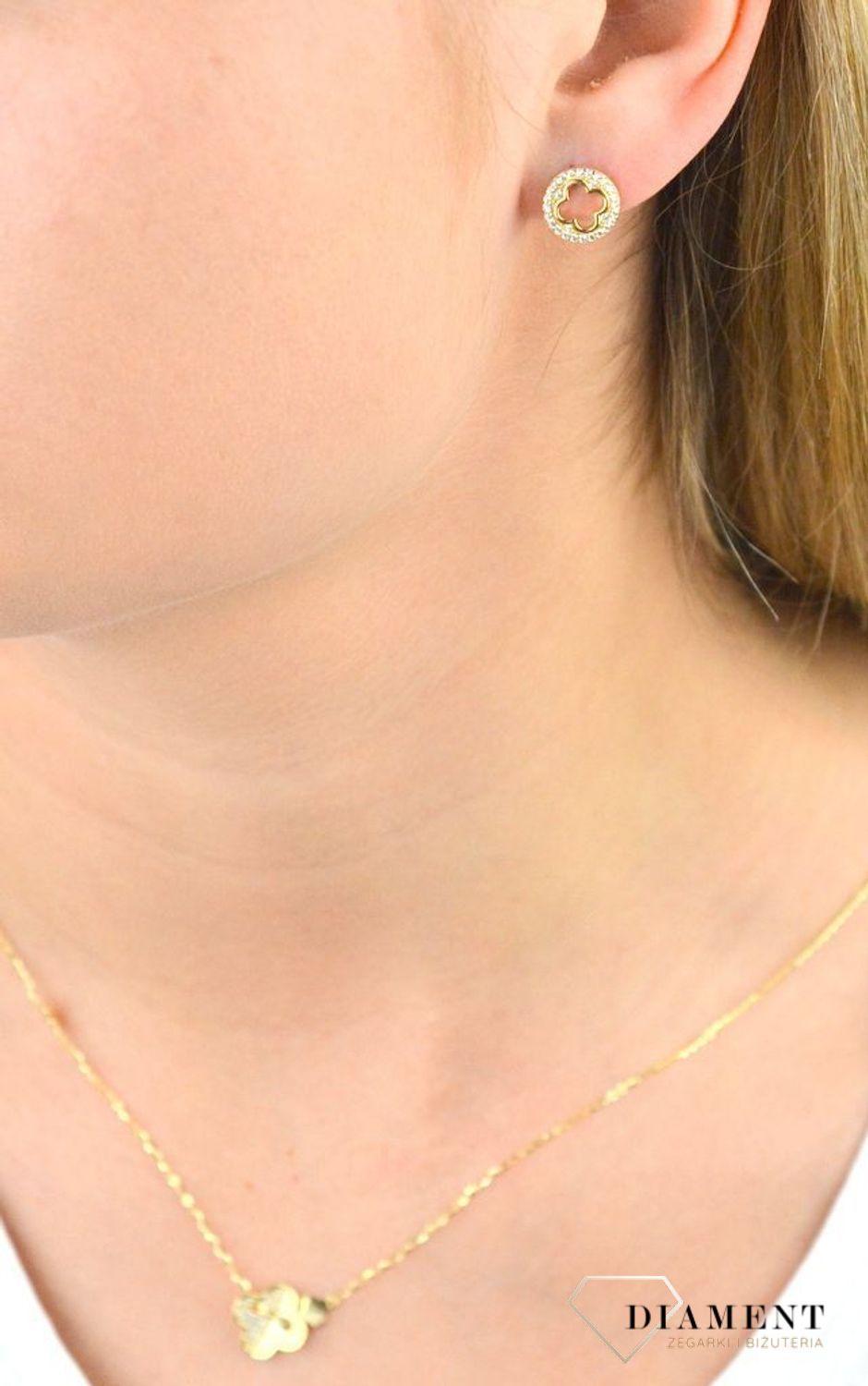 Kolczyki pozłacane  ramka koniczynki  925 DIA-KLC-5938-925 Intrygująca biżuteria o klasycznym zapięciu na sztyft wykonana z srebra próby 925. Kolczyki idealne na prezent dla każdej.jpg