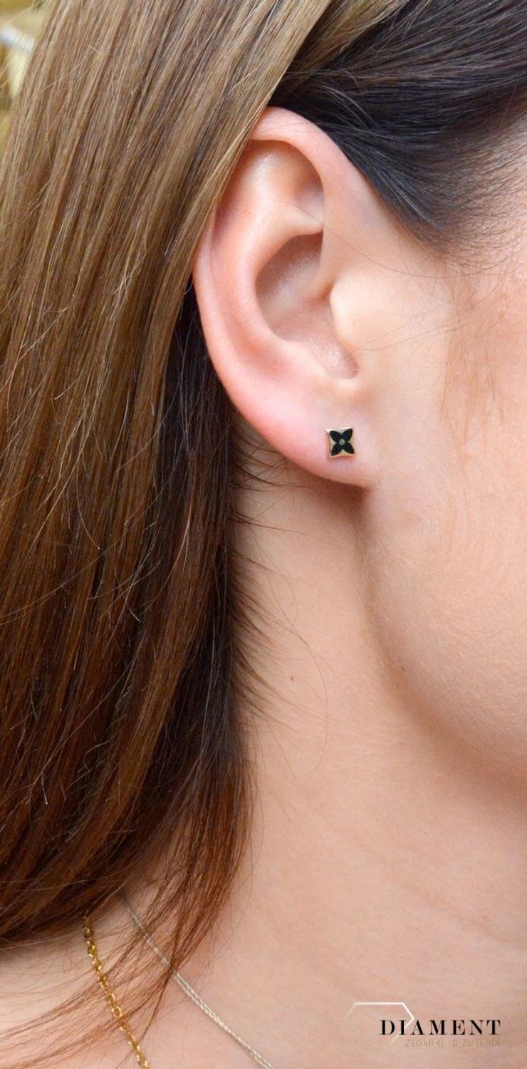 Złote kolczyki próby 585 w kształcie kwiatka.jpg