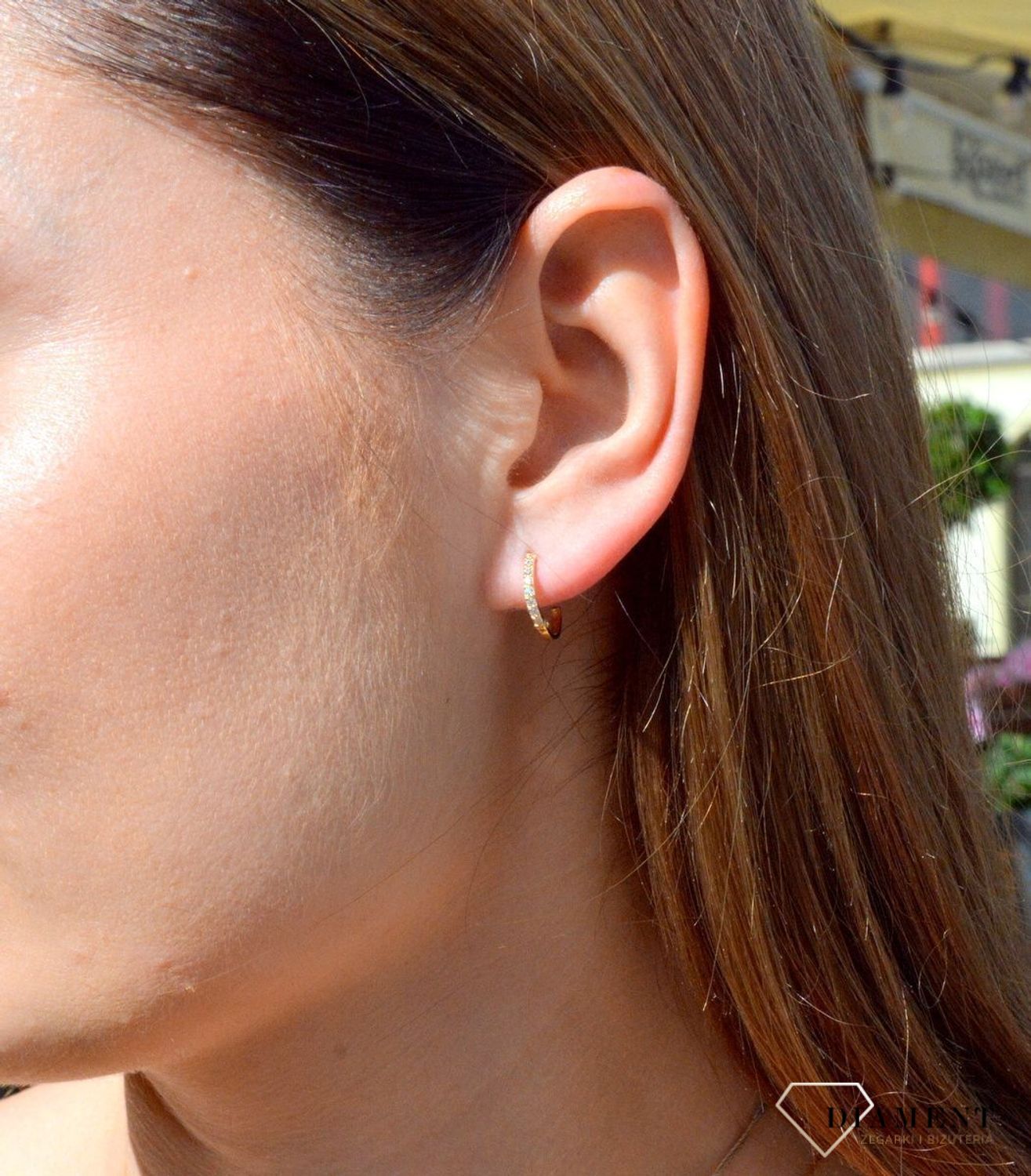 Złote kolczyki koła próby 585  DIA-KLC-6164-585. Eleganckie, złote kolczyki koła wykonane z najwyższej jakości złota próby 585 o wadze około 0,80 gram. Średnica kolczyków wynosi 1,2 cm..jpg