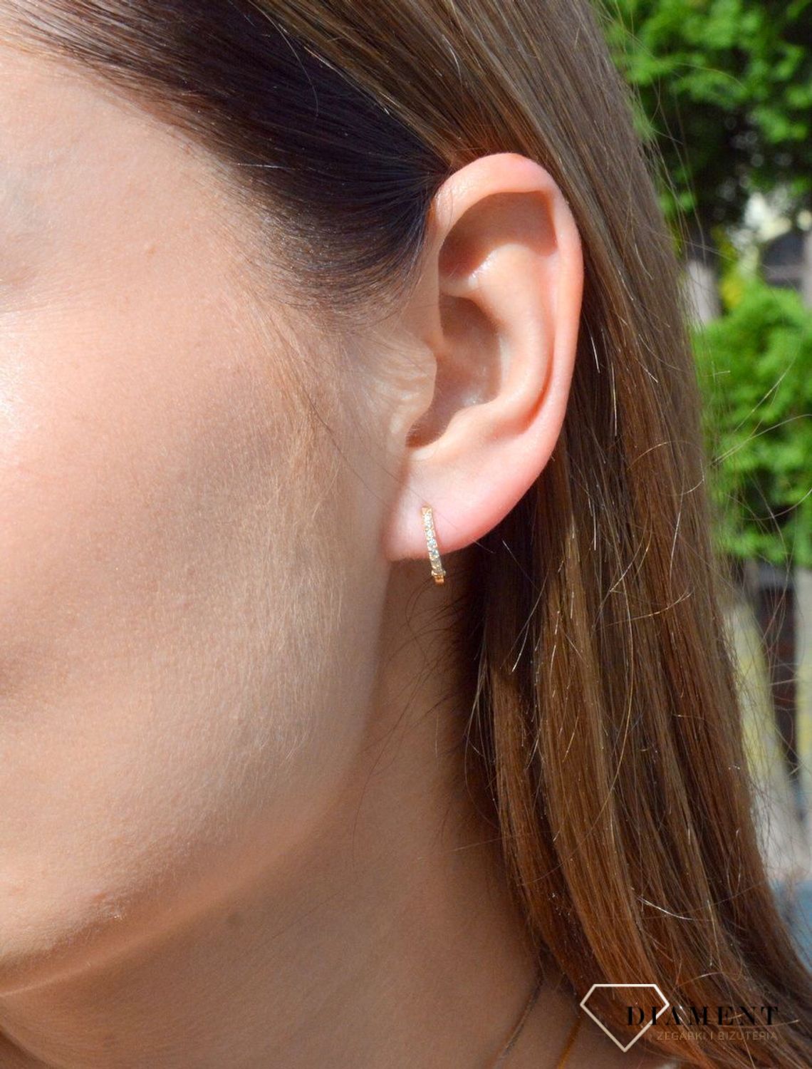 Złote kolczyki koła próby 585  DIA-KLC-6164-585. Eleganckie, złote kolczyki koła wykonane z najwyższej jakości złota próby 585 o wadze około 0,80 gram. Średnica kolczyków wynosi 1,2 cm..jpg