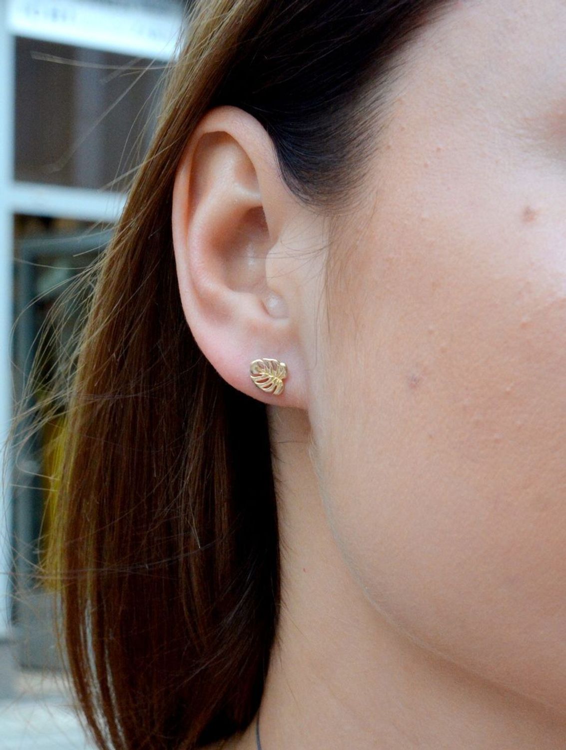 Złote kolczyki próby 585 w kształcie listka Monstery DIA-KLC-6180-585dcvd.jpg