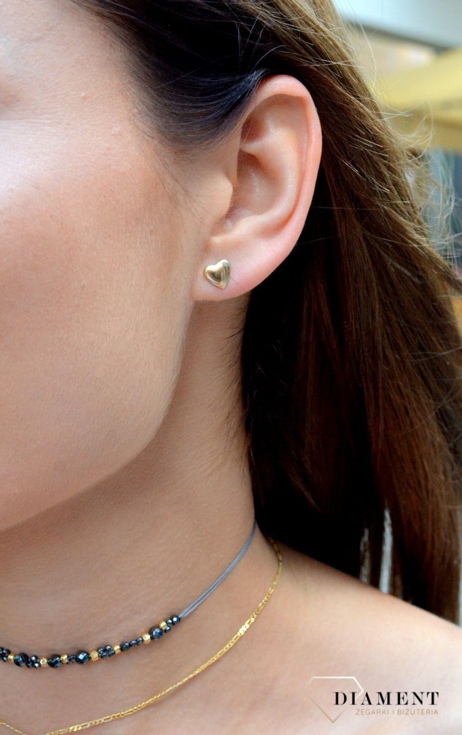 'Złote kolczyki 585 wypukłe serca DIA-KLC-6188-585'. Złote, gładkie kolczyki z motywem serca. Minimalistyczna biżuteria zapinana na sztyft. Idealny pomysł na prezent.jpg