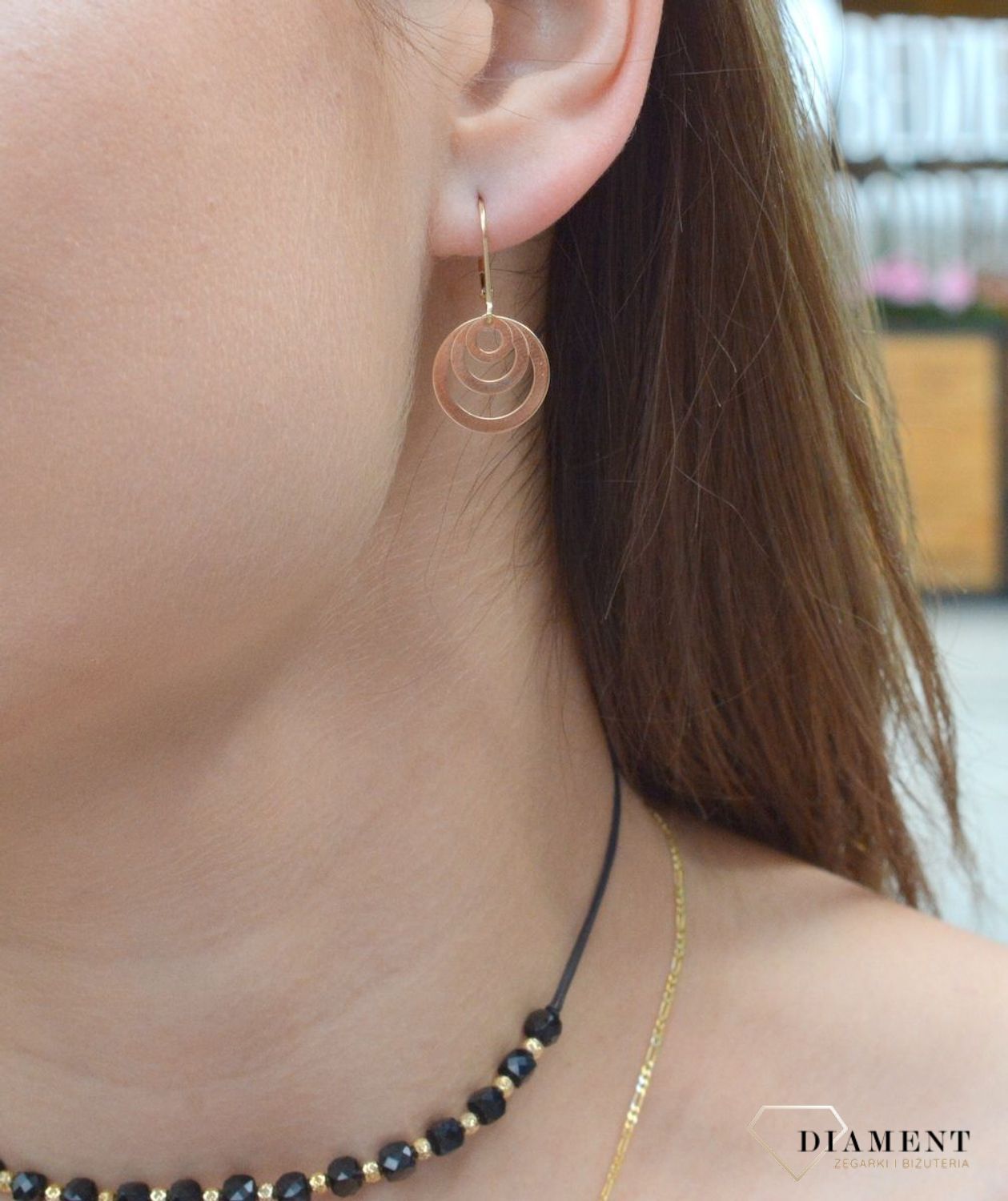 Złote kolczyki wiszące wzór z kołem DIA-KLC-6227-585. Złote kolczyki damskie. Złote kolczyki kółka. Złote kolczyki małe kółeczka. Złote kolczyki gładkie. Złote kolczyki blaszki..jpg