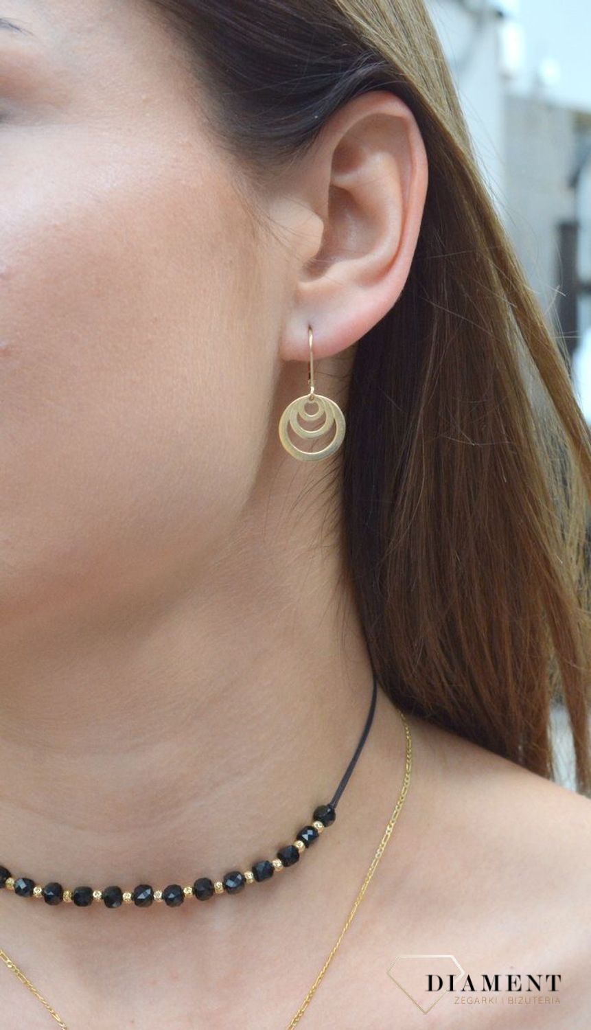 Złote kolczyki wiszące wzór z kołem DIA-KLC-6227-585. Złote kolczyki damskie. Złote kolczyki kółka. Złote kolczyki małe kółeczka. Złote kolczyki gładkie. Złote kolczyki blaszki..jpg