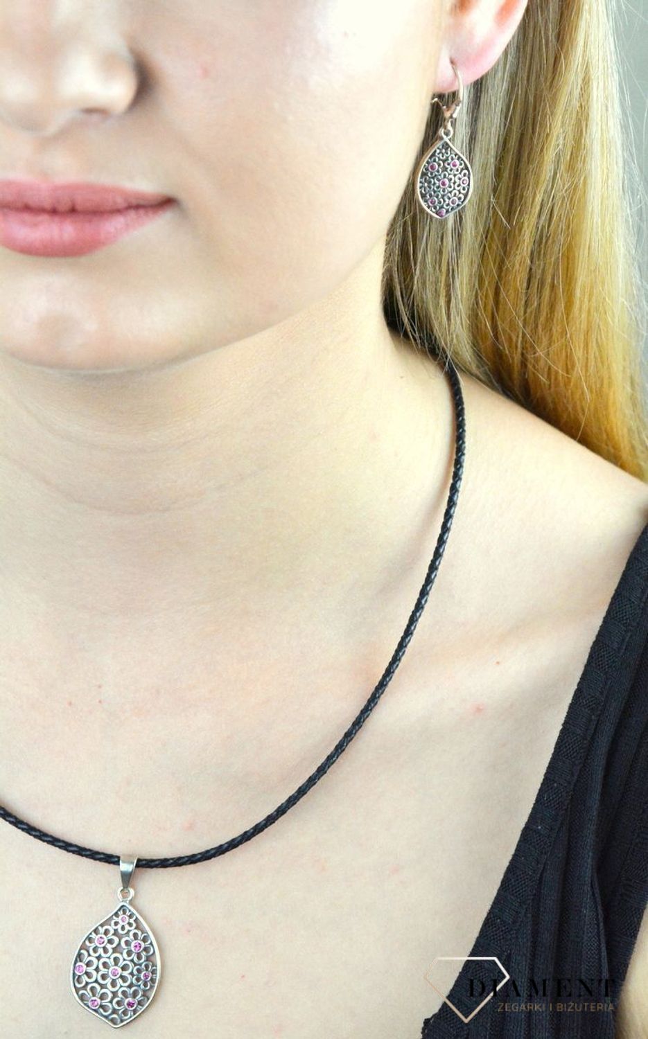 Kolczyki srebrne ażurowe z różowymi cyrkoniami DIA-KLC-6279-925. Kolczyki srebrne ażurowe. Kolczyki srebrne z cyrkoniami. Kolczyki srebrne kwiatki. Różowe cyr.jpg