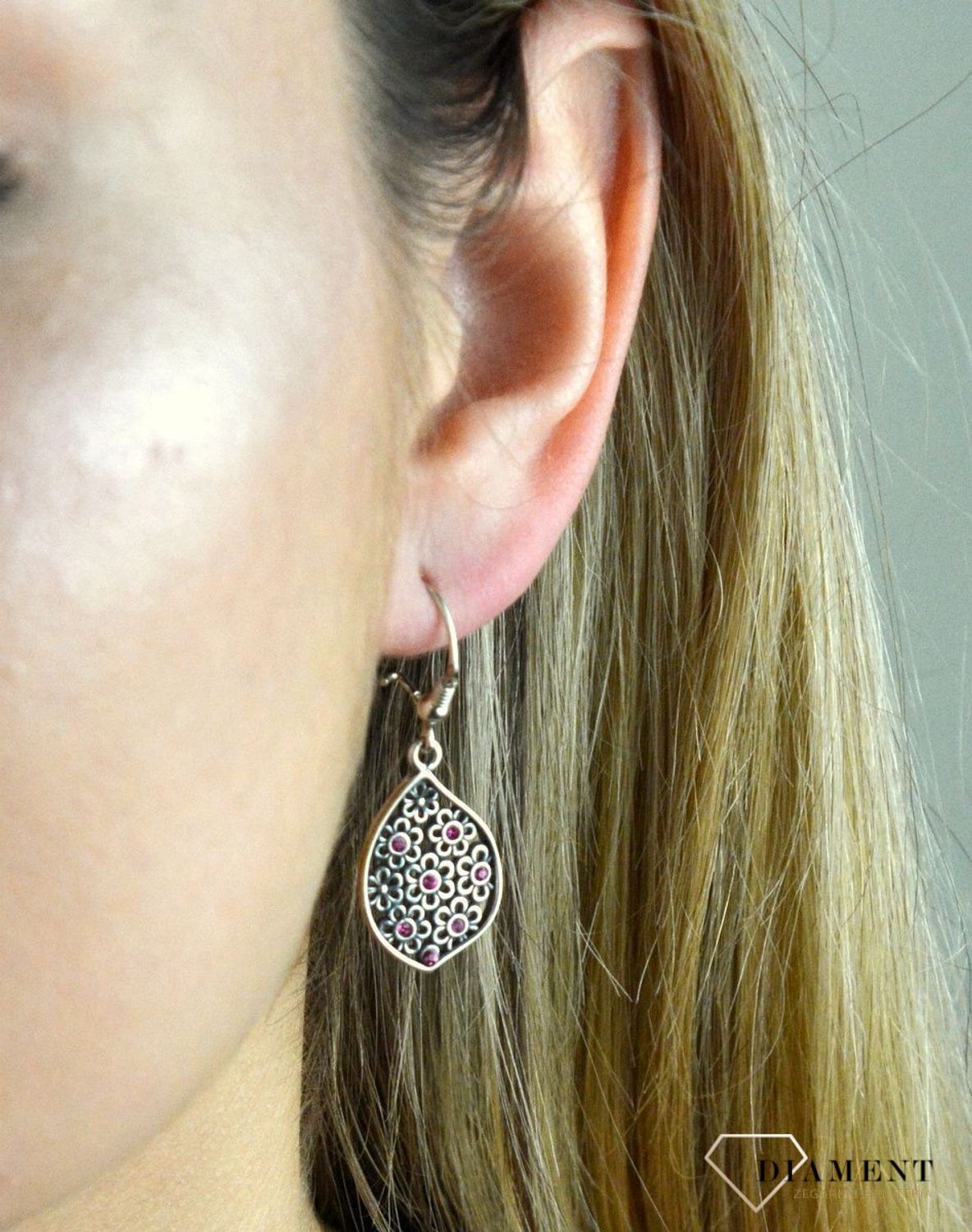 Kolczyki srebrne ażurowe z różowymi cyrkoniami DIA-KLC-6279-925. Kolczyki srebrne ażurowe. Kolczyki srebrne z cyrkoniami. Kolczyki srebrne kwiatki. Różowe cyr.jpg