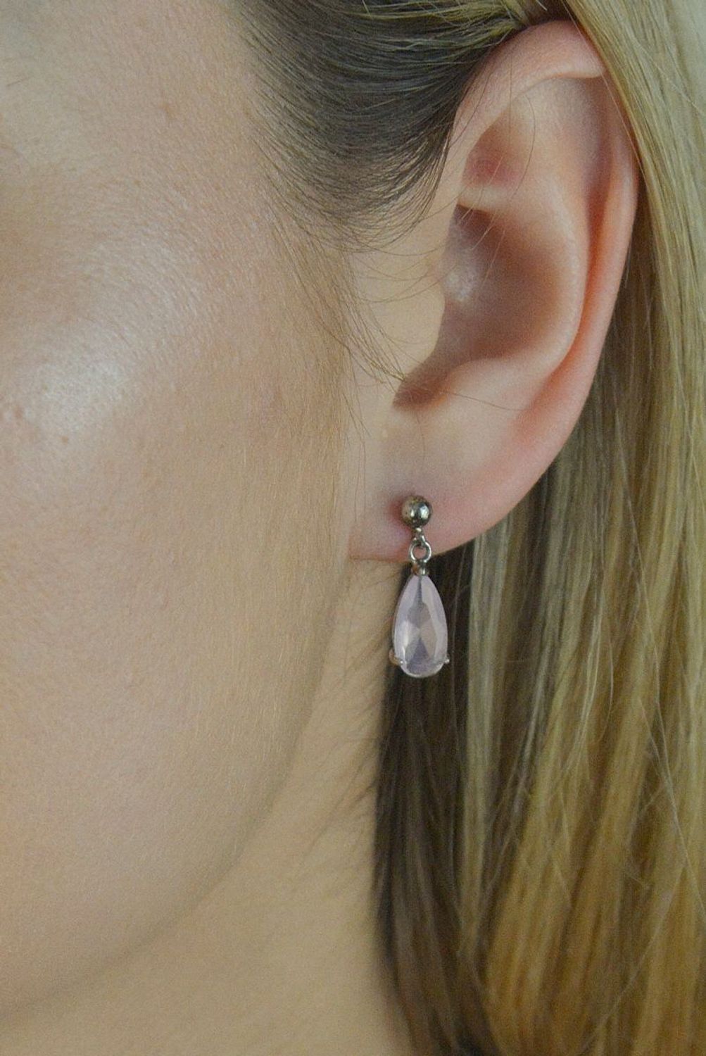 Kolczyki srebrne 'Różowe migdałki' DIA-KLC-6358-925. Kolczyki srebrne migdałki. Kolczyki srebrne różowe kryształki. Kolczyki srebrne delikatne. Kolczy.jpg