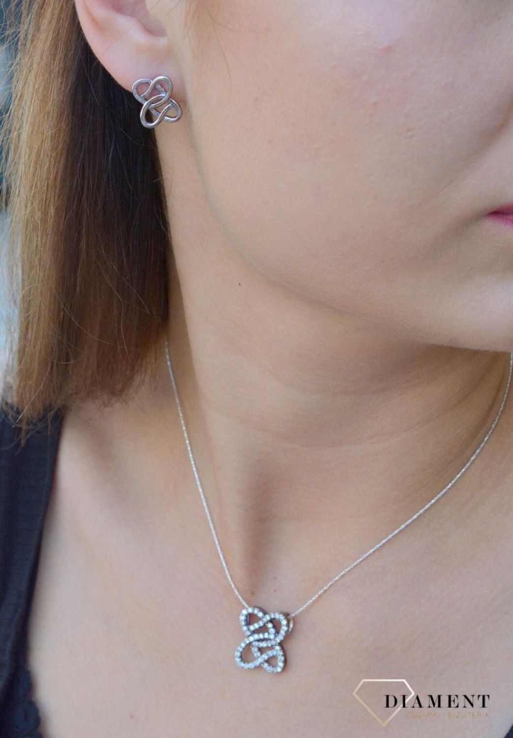 Kolczyki srebrne 925 gładkie DIA-KLC-6370-925. Kolczyki srebrne. Kolczyki srebrne gładkie. Kolczyki o nietypowym kształcie. Kolczyki srebrn.jpg