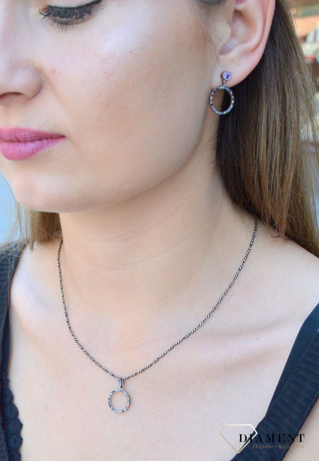 Kolczyki srebrne kolorowe cyrkonie kółeczka DIA-KLC-6372-925. Kolczyki srebrne z kolorowymi cyrkoniami. Kolczyki srebrne kółeczka. Kolczyki srebrne z cyrkonią. kolczyki srebrne dla dziewczynki.jpg