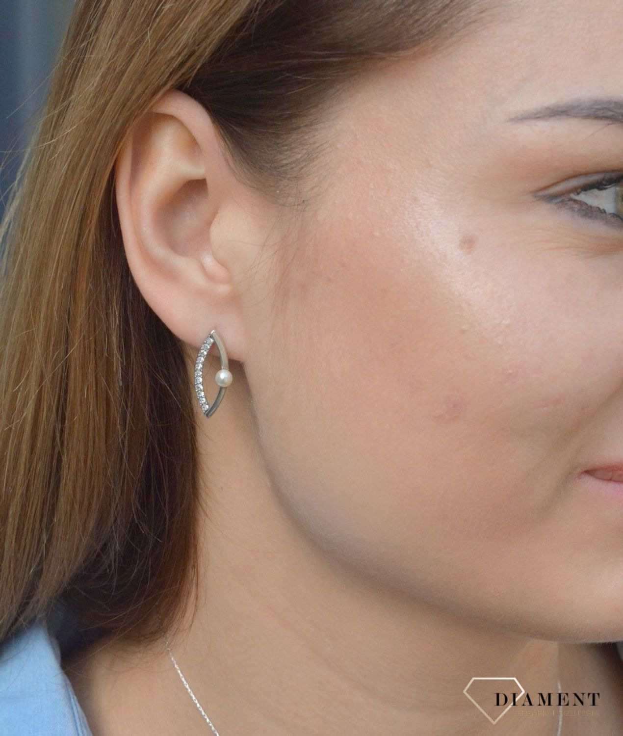 Srebrne kolczyki podłużne z cyrkoniami DIA-KLC-6378-925. Kolczyki srebrne wkrętki. Kolczyki srebrne z cyrkoniami. Kolczyki srebrne podłużne. Kolczyki srebrne na sztyft. Kolczyki srebrne.jpg