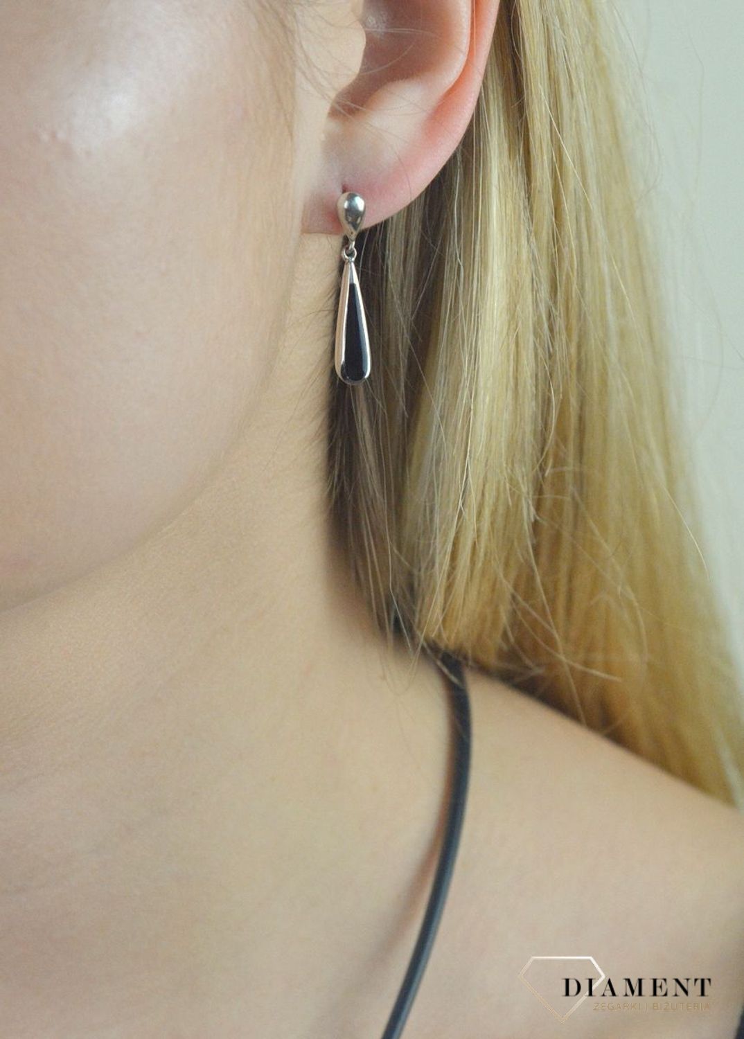 Srebrne kolczyki podłużne z onyksem DIA-KLC-6380-925. Kolczyki srebrne wkrętki. Kolczyki srebrne z onyksem. Kolczyki srebrne podłużne. Kolczyki srebrne na sztyft. Kolczyki srebrne dla każdej kobie — kopi.jpg