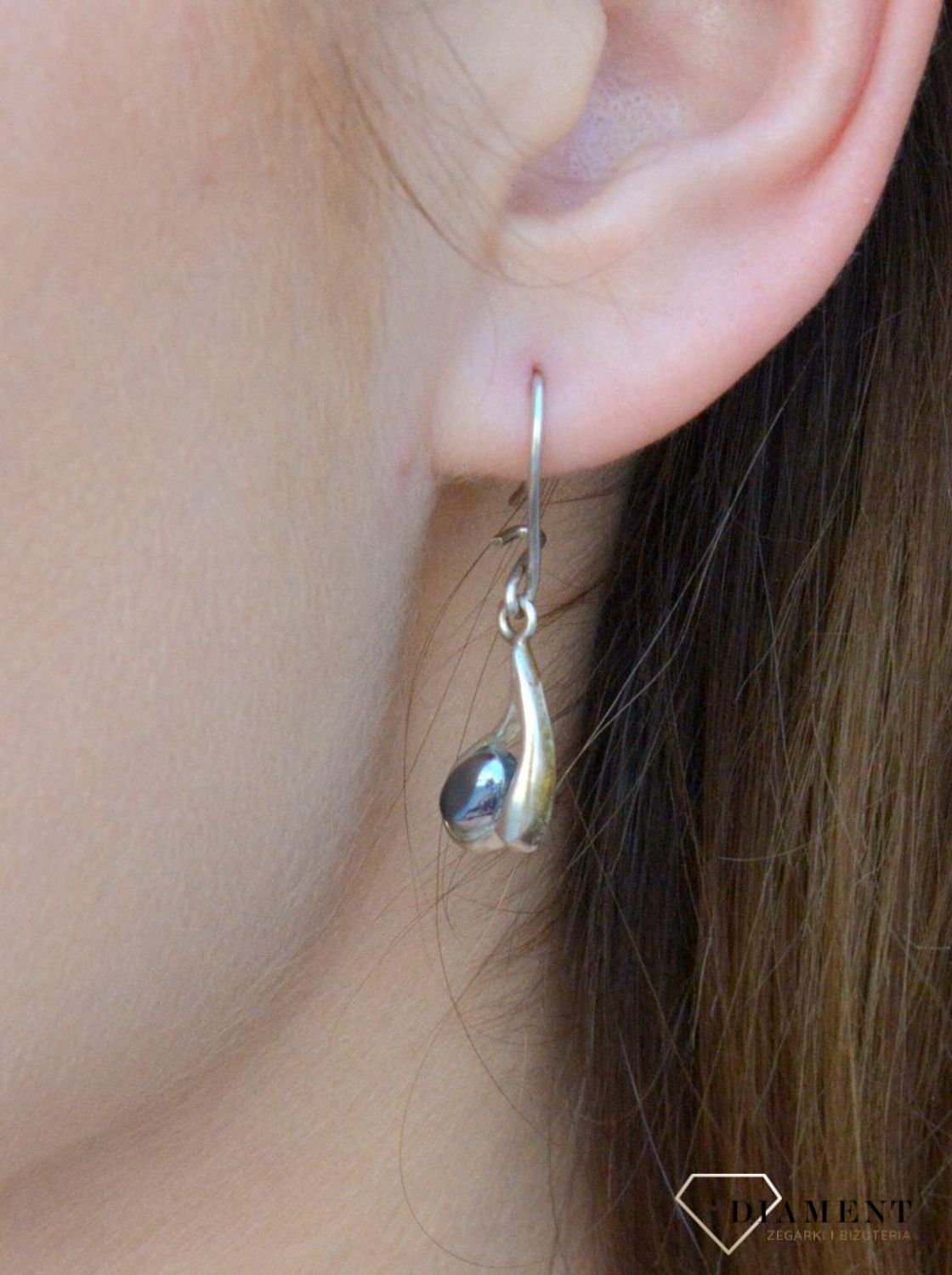 Srebrne kolczyki z krzemem łezkiDIA-KLC-6389-925. Kolczyki srebrne podłużne. Kolczyki srebrne z krzemem. Kolczyki srebrne wiszące. Kolczyki srebrne na bigiel. Kolczyki srebrne dla każdej k.jpg