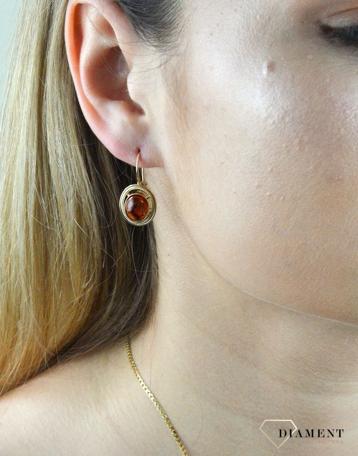 Złote kolczyki 585 z Bursztynem DIA-KLC-6492-585. Kolczyki złote z bursztynem. Kolczyki złote damskie. Kolczyki złote z bursztynem. Kolczyki złote.jpg