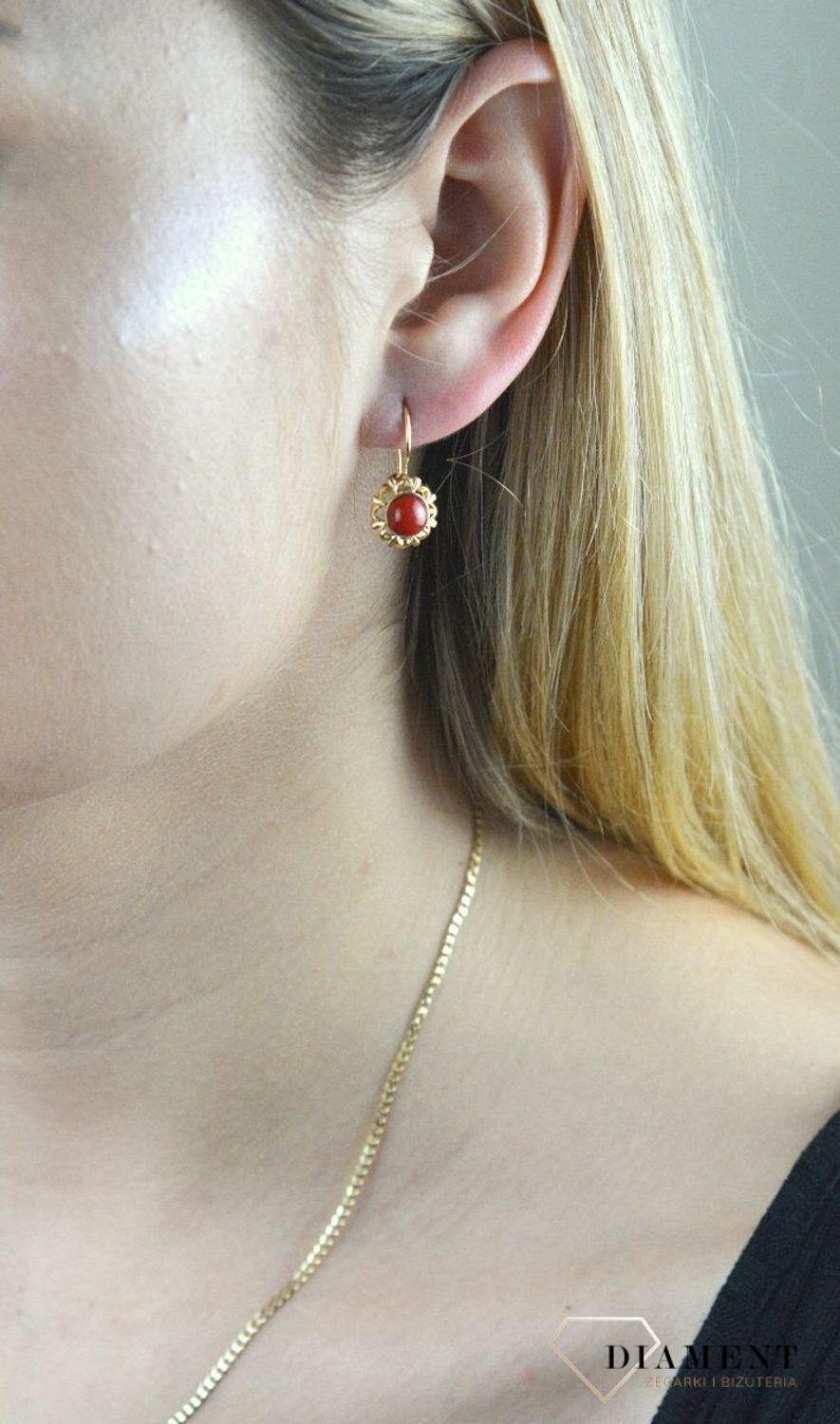 Złote kolczyki 585 z Koralem Naturalnym DIA-KLC-6497-585. Kolczyki złote z koralem. Kolczyki złote damskie. Kolczyki złote z koralem naturalnym. Kolczyki złote z zapi.jpg