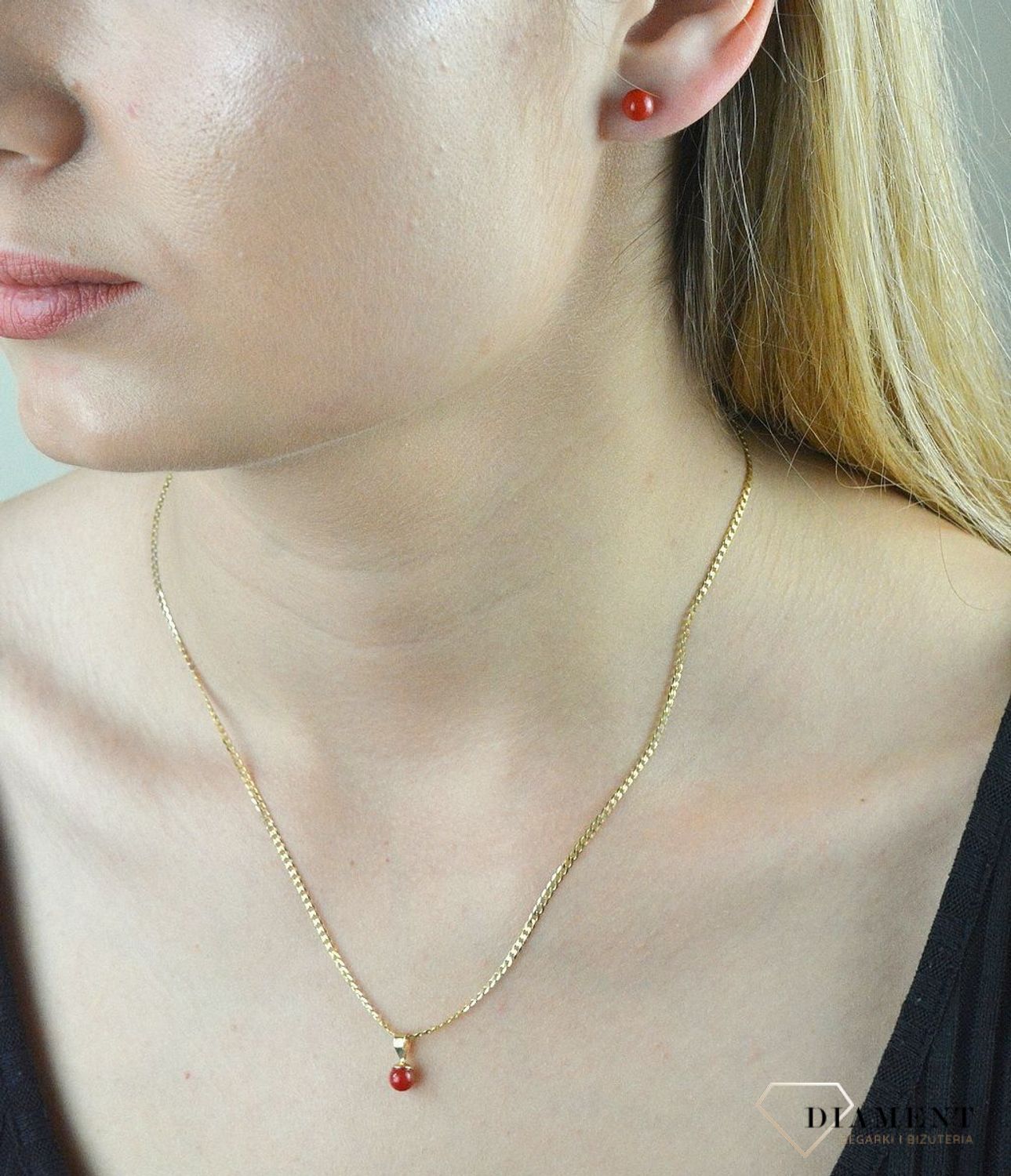 Złote kolczyki 585 z Koralem Naturalnym wkrętki DIA-KLC-6498-585.  Kolczyki złote z koralem. Kolczyki złote damskie. Kolczyki złote z koralem naturalnym..jpg