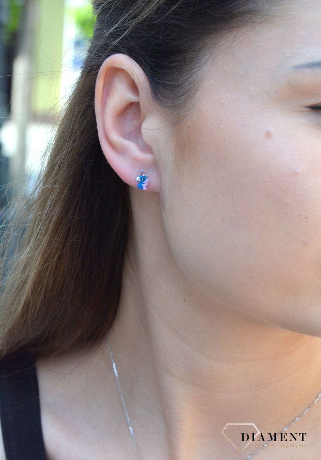 Kolczyki srebrne dla dziewczynki kolorowe Jednorożce DIA-KLC-6595-925. Kolczyki srebrne wkrętki dla dzieci. Kolczyki srebrne jednorożce. Kolczyki srebrne niebieskie dla dziewczynki. Kolczyki z kolorową emalią. Kolczyki dla dzi.jpg