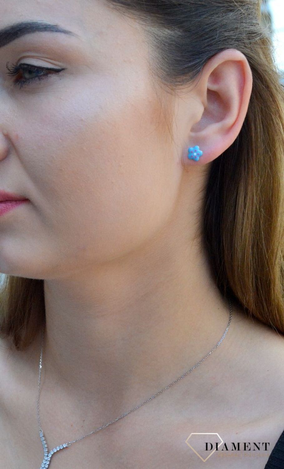Kolczyki srebrne dla dziewczynki niebieskie kwiatki DIA-KLC-6597-925.  Kolczyki srebrne wkrętki dla dzieci. Kolczyki srebrne kwiatki. Kolczyki srebrne niebieskie dla dziewczynki. Kolczyki z niebieską emalią. Kolczyki dla dzie.jpg