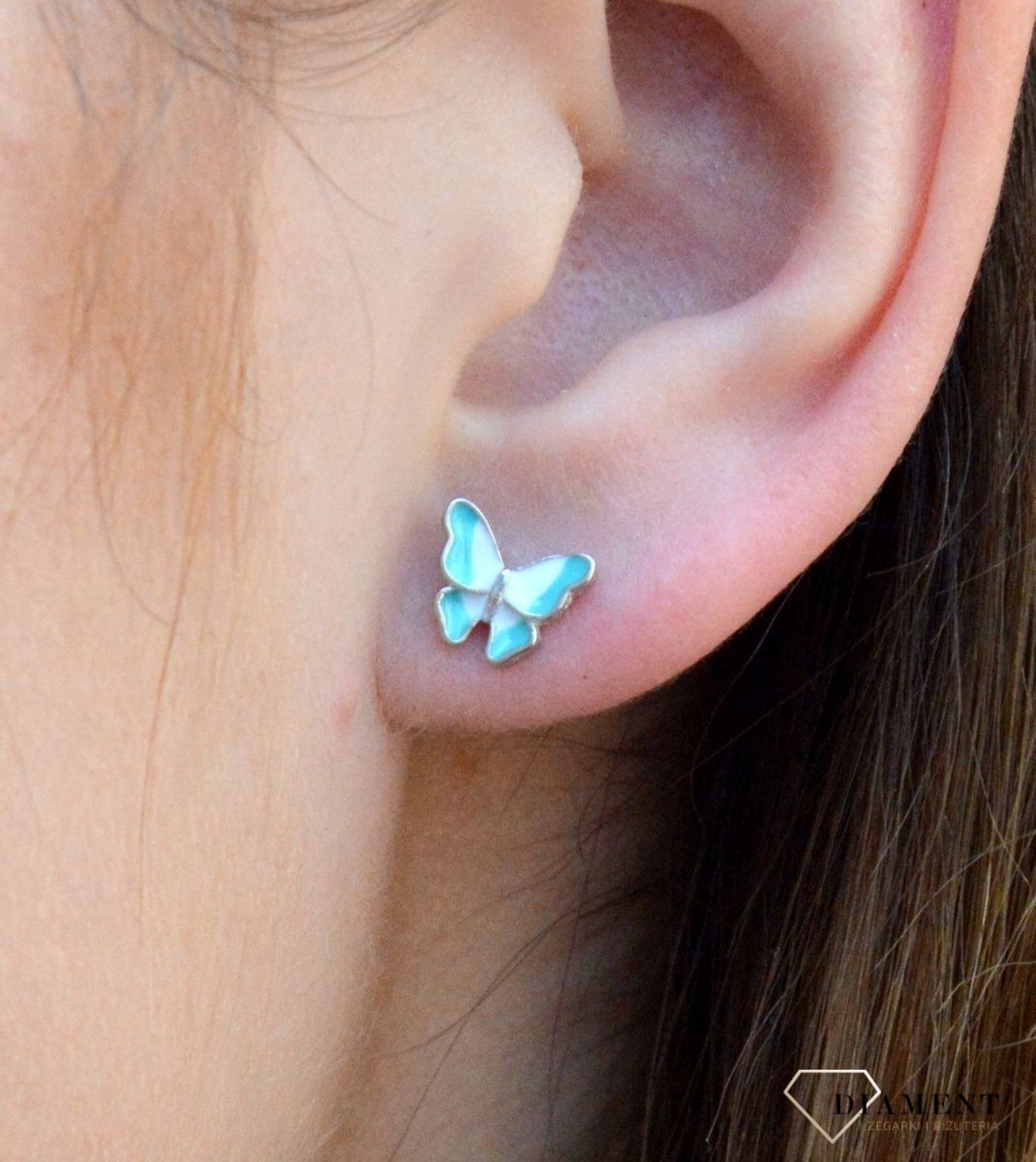 Kolczyki srebrne dla dziewczynki 'Niebieskie motylki' DIA-KLC-6607-925.Kolczyki srebrne wkrętki dla dzieci. Kolczyki srebrne motylki. Kolczyki srebrne niebieskie dla dziewczynki. Kolczyki z niebieskąemalią. Kolczyki dla dziewc.jpg