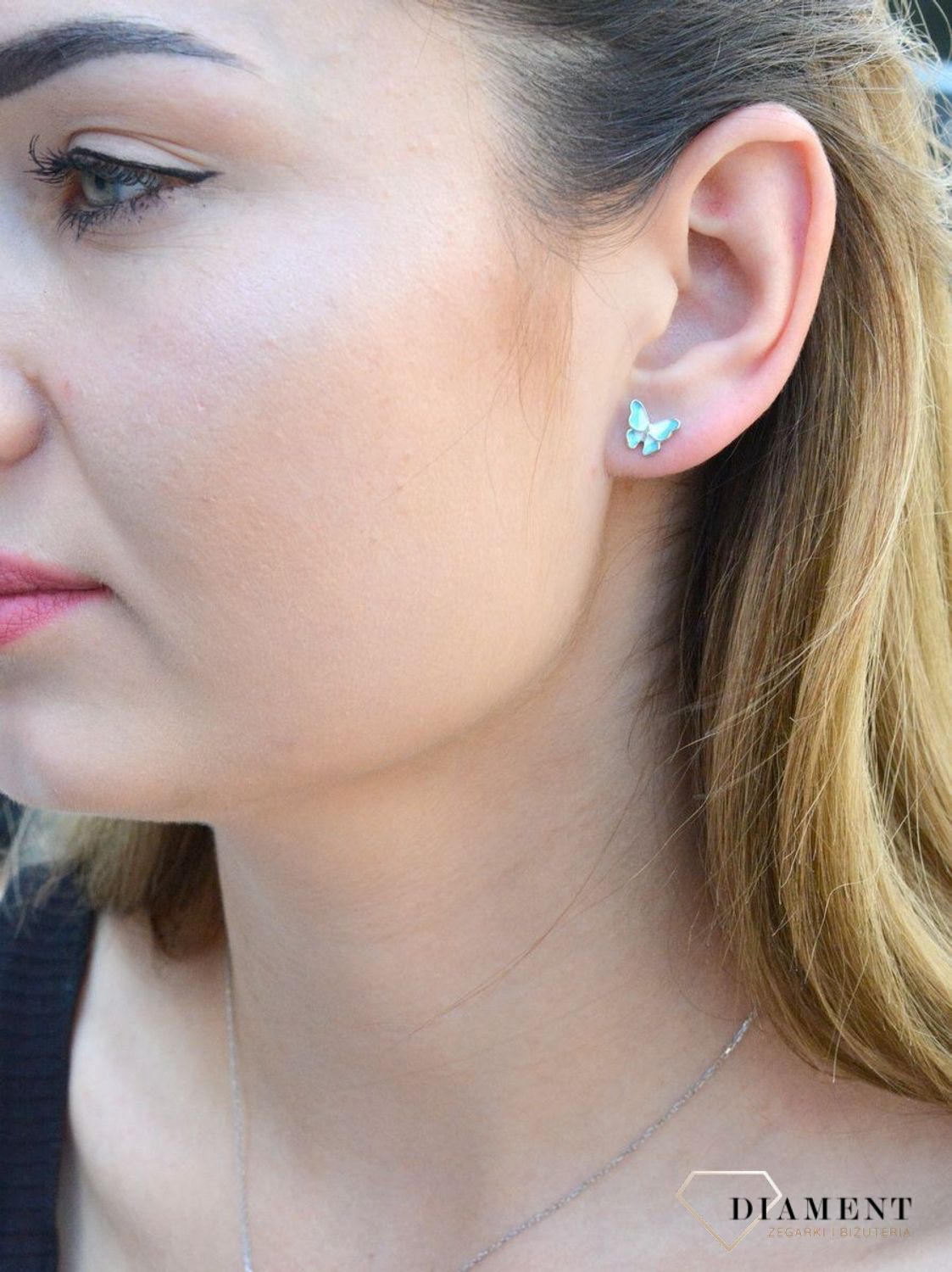 Kolczyki srebrne dla dziewczynki 'Niebieskie motylki' DIA-KLC-6607-925.Kolczyki srebrne wkrętki dla dzieci. Kolczyki srebrne motylki. Kolczyki srebrne niebieskie dla dziewczynki. Kolczyki z niebieskąemalią. Kolczyki dla dziewc.jpg
